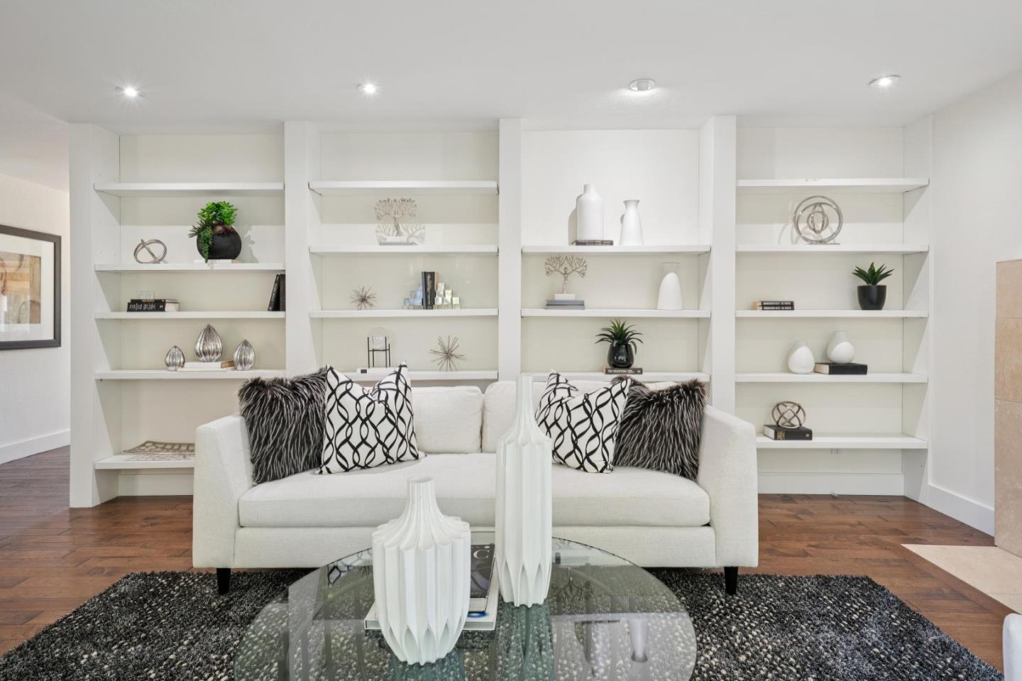 Detail Gallery Image 17 of 100 For 14990 Winchester Blvd, Los Gatos,  CA 95030 - 4 Beds | 3/2 Baths