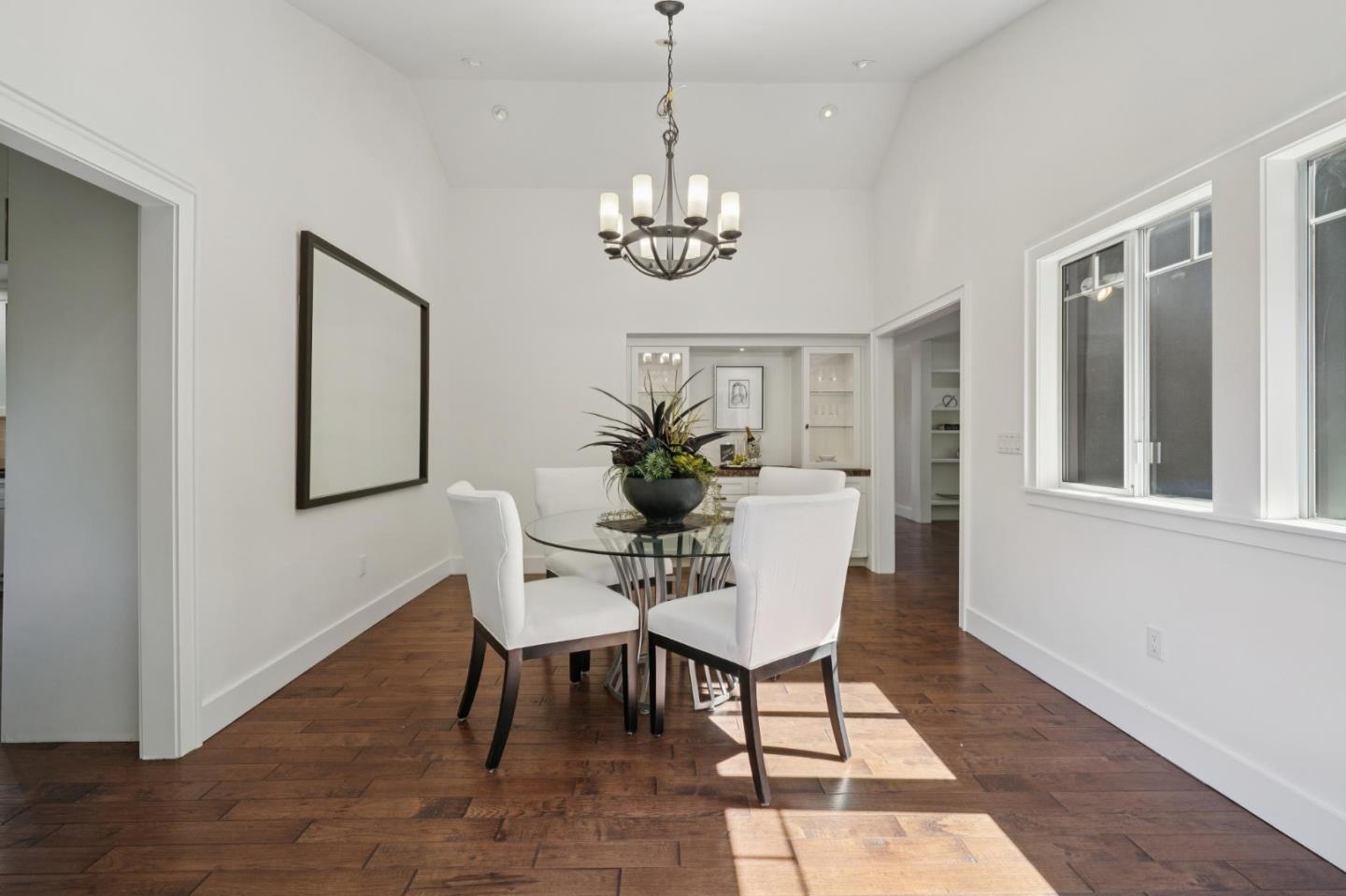 Detail Gallery Image 24 of 100 For 14990 Winchester Blvd, Los Gatos,  CA 95030 - 4 Beds | 3/2 Baths