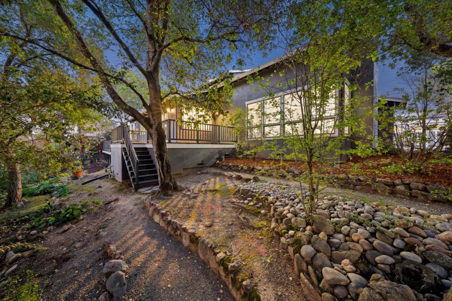 Detail Gallery Image 3 of 100 For 14990 Winchester Blvd, Los Gatos,  CA 95030 - 4 Beds | 3/2 Baths