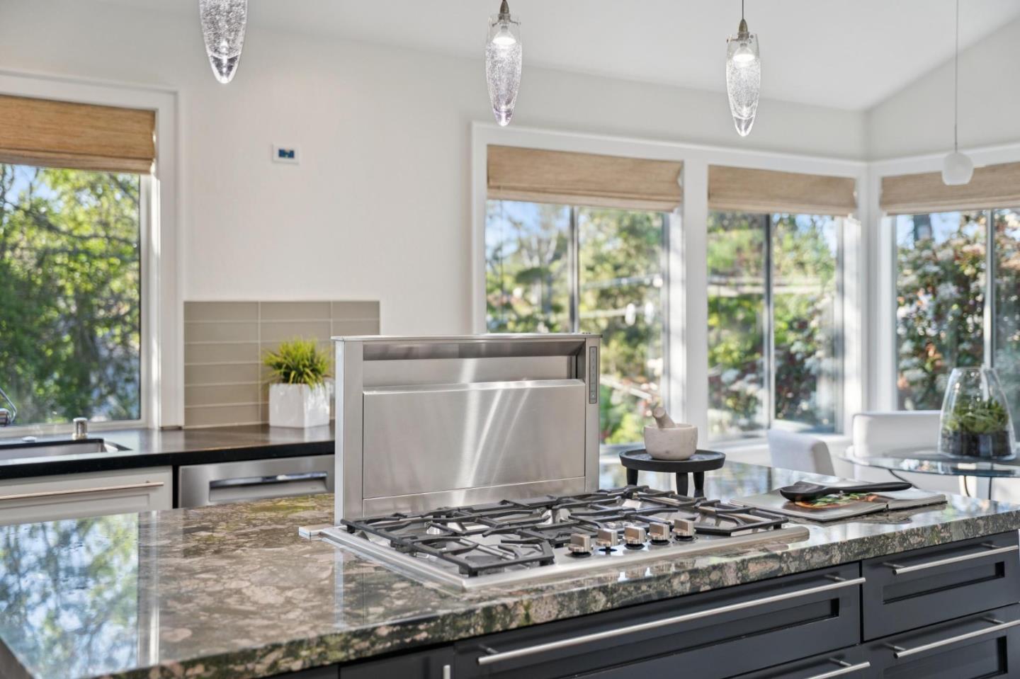 Detail Gallery Image 31 of 100 For 14990 Winchester Blvd, Los Gatos,  CA 95030 - 4 Beds | 3/2 Baths