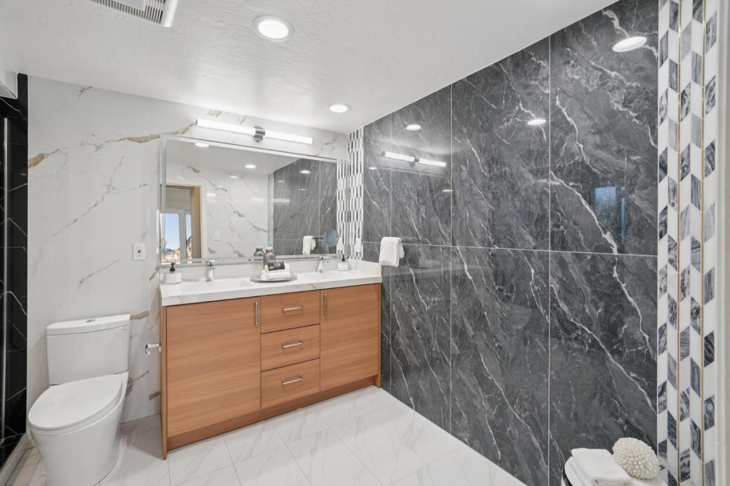 Detail Gallery Image 80 of 100 For 14990 Winchester Blvd, Los Gatos,  CA 95030 - 4 Beds | 3/2 Baths