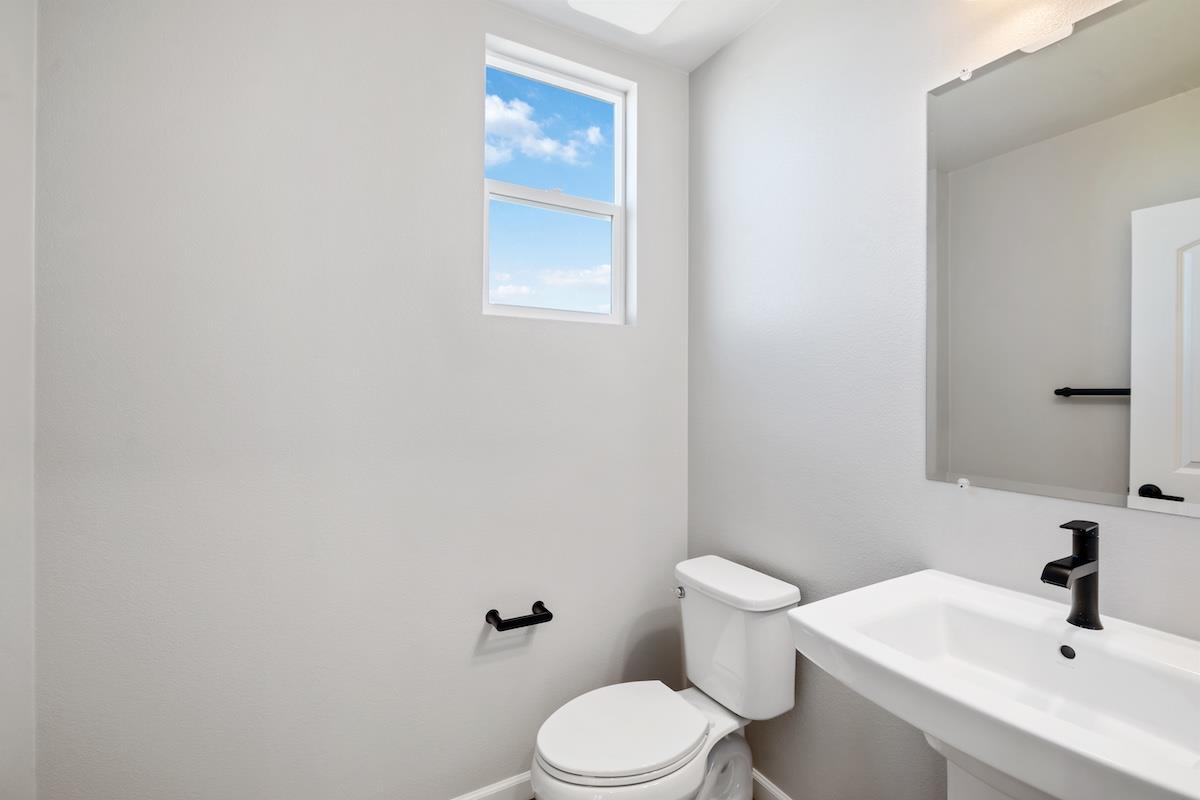 Detail Gallery Image 10 of 30 For 715 Altino Blvd, San Jose,  CA 95136 - 4 Beds | 3/1 Baths