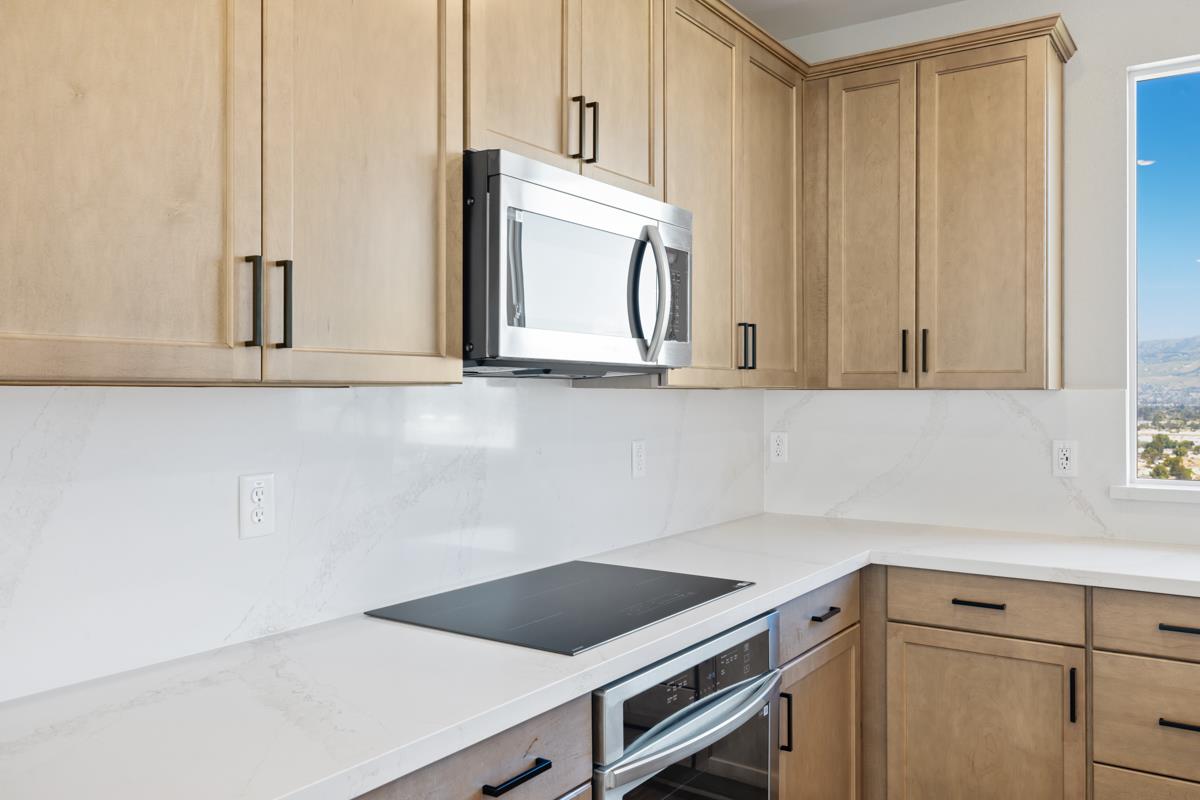 Detail Gallery Image 6 of 30 For 715 Altino Blvd, San Jose,  CA 95136 - 4 Beds | 3/1 Baths