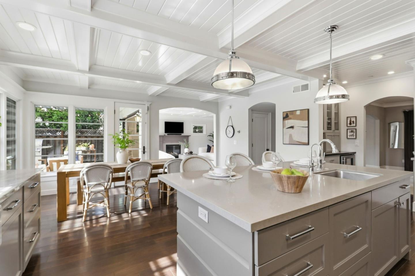 Detail Gallery Image 21 of 92 For 819 Morse St, San Jose,  CA 95126 - 5 Beds | 4/1 Baths