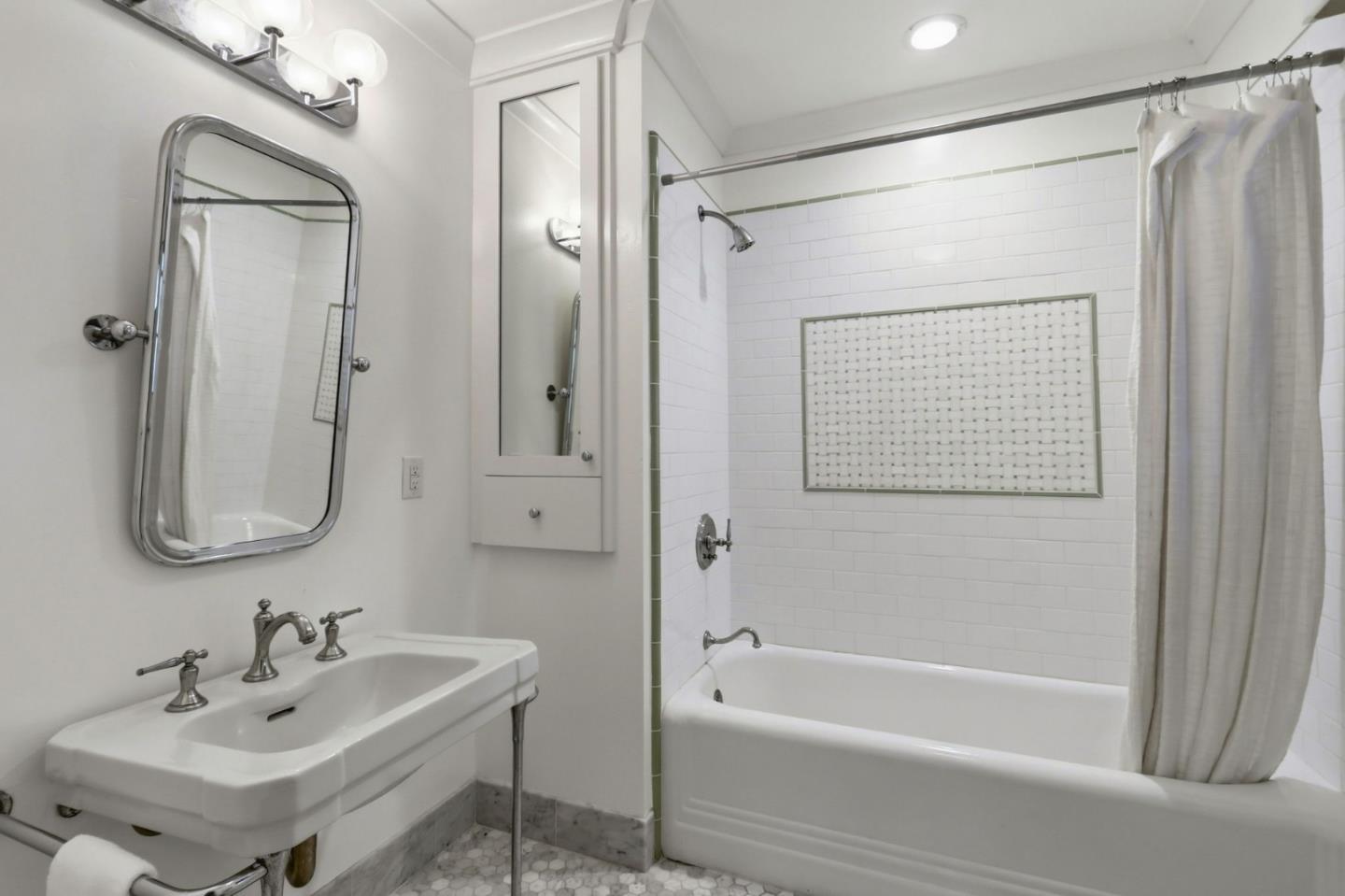 Detail Gallery Image 44 of 92 For 819 Morse St, San Jose,  CA 95126 - 5 Beds | 4/1 Baths