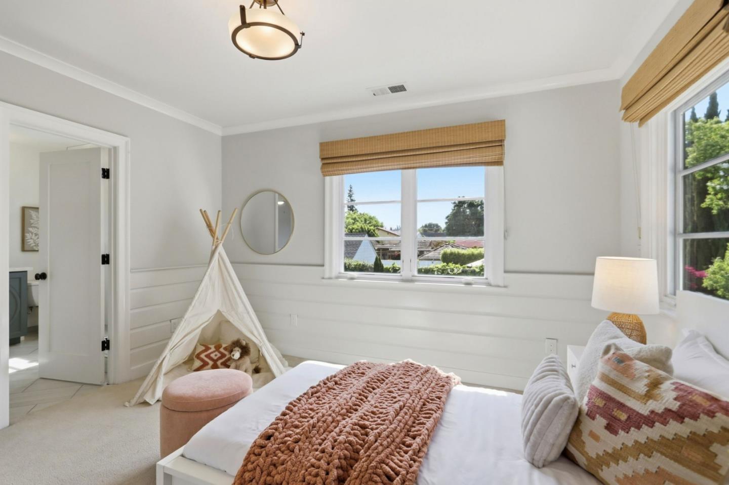 Detail Gallery Image 52 of 92 For 819 Morse St, San Jose,  CA 95126 - 5 Beds | 4/1 Baths