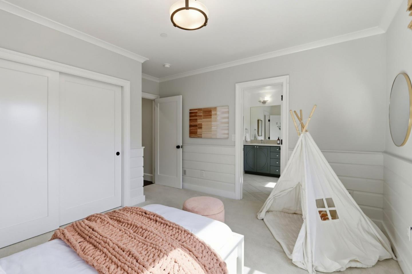 Detail Gallery Image 53 of 92 For 819 Morse St, San Jose,  CA 95126 - 5 Beds | 4/1 Baths