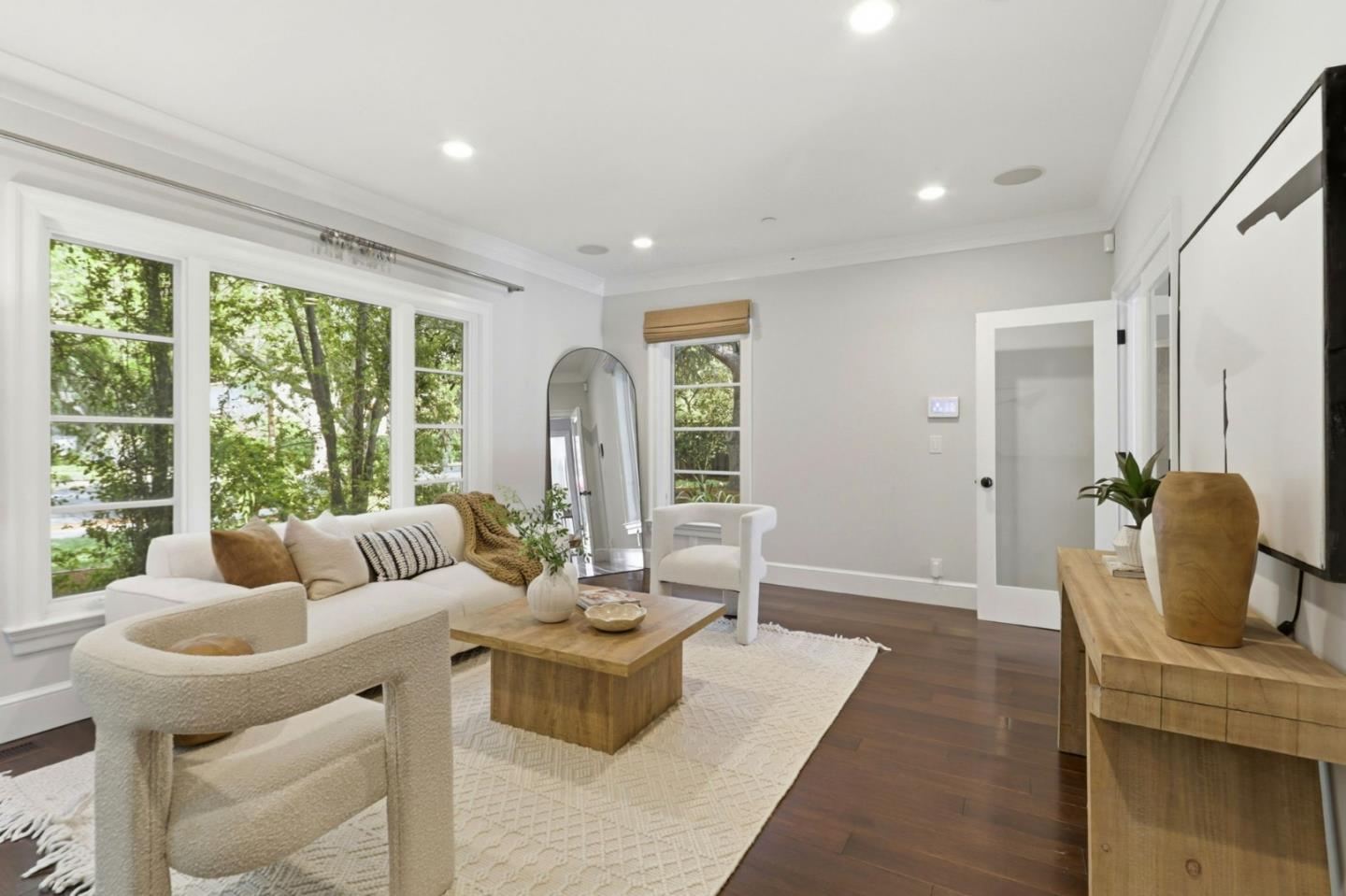 Detail Gallery Image 7 of 92 For 819 Morse St, San Jose,  CA 95126 - 5 Beds | 4/1 Baths