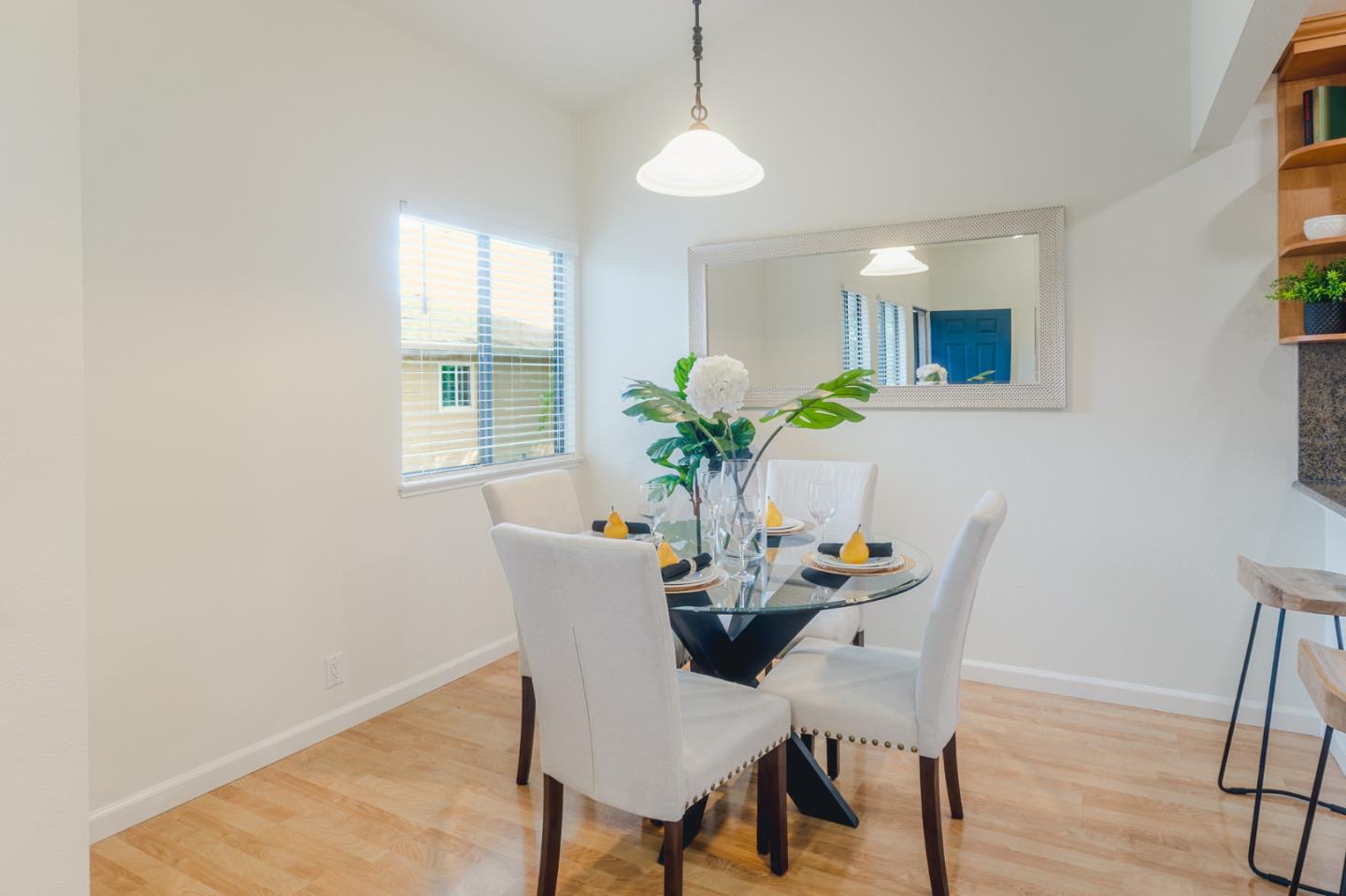 Detail Gallery Image 12 of 38 For 4010 Williams Rd #4,  San Jose,  CA 95117 - 2 Beds | 2 Baths