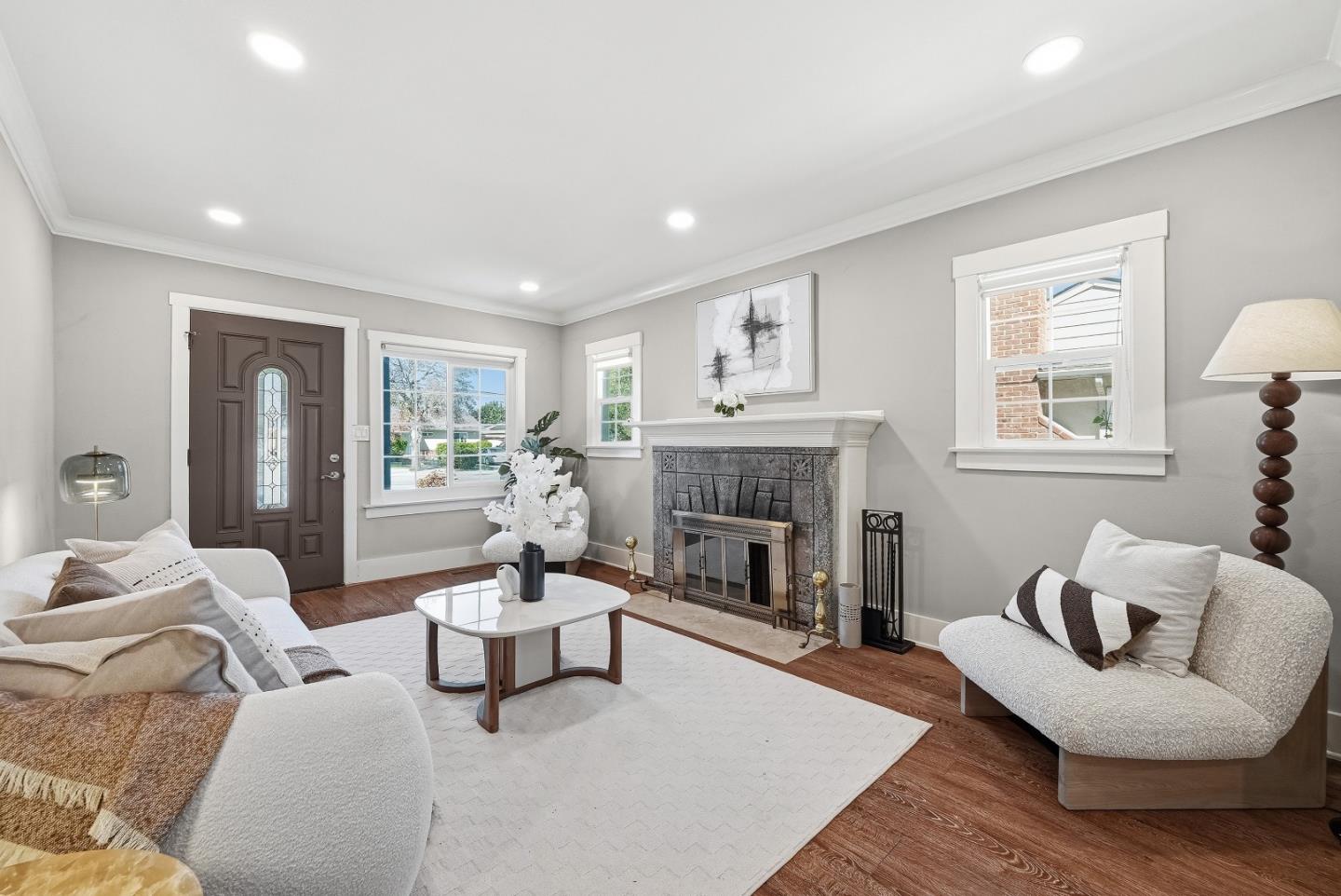 Detail Gallery Image 4 of 30 For 1508 W Hedding St, San Jose,  CA 95126 - 4 Beds | 3 Baths