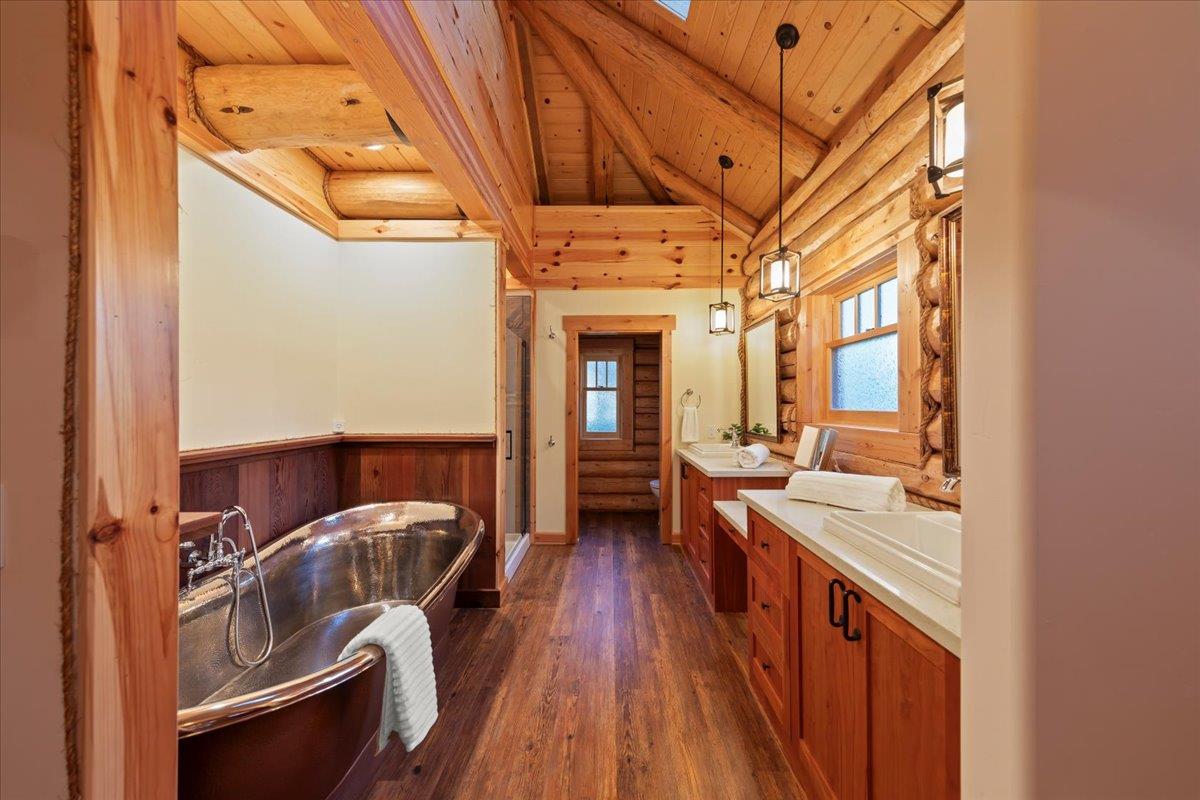 Detail Gallery Image 12 of 51 For 44 Pine Ave, Mount Hermon,  CA 95041 - 4 Beds | 3 Baths