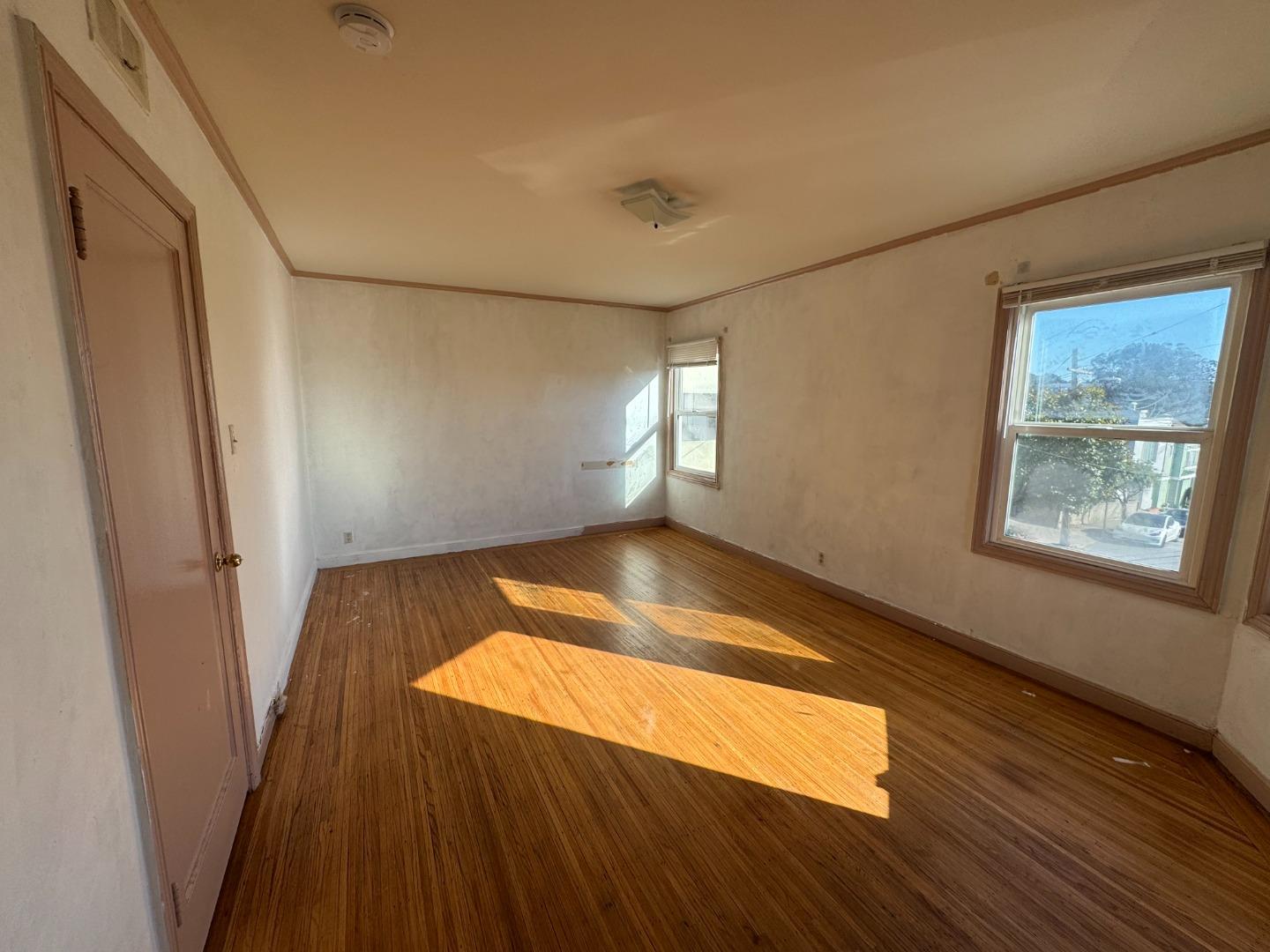 Detail Gallery Image 3 of 17 For 729-733 Randolph St, San Francisco,  CA 94132 - – Beds | – Baths