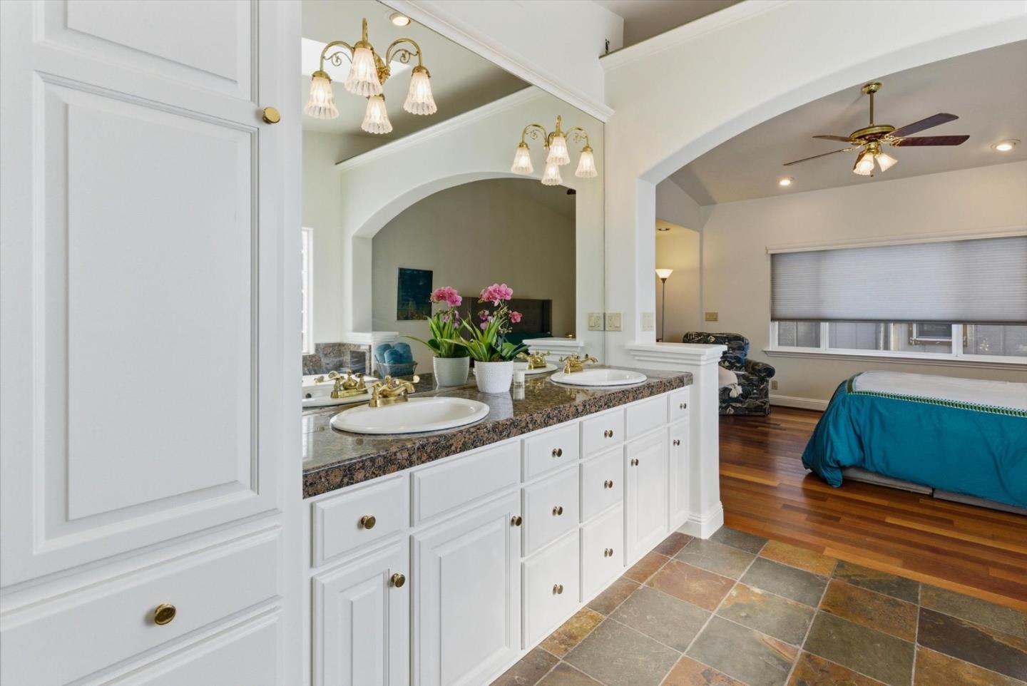 Detail Gallery Image 13 of 54 For 143 Alamo Ave, Santa Cruz,  CA 95060 - 3 Beds | 2/1 Baths