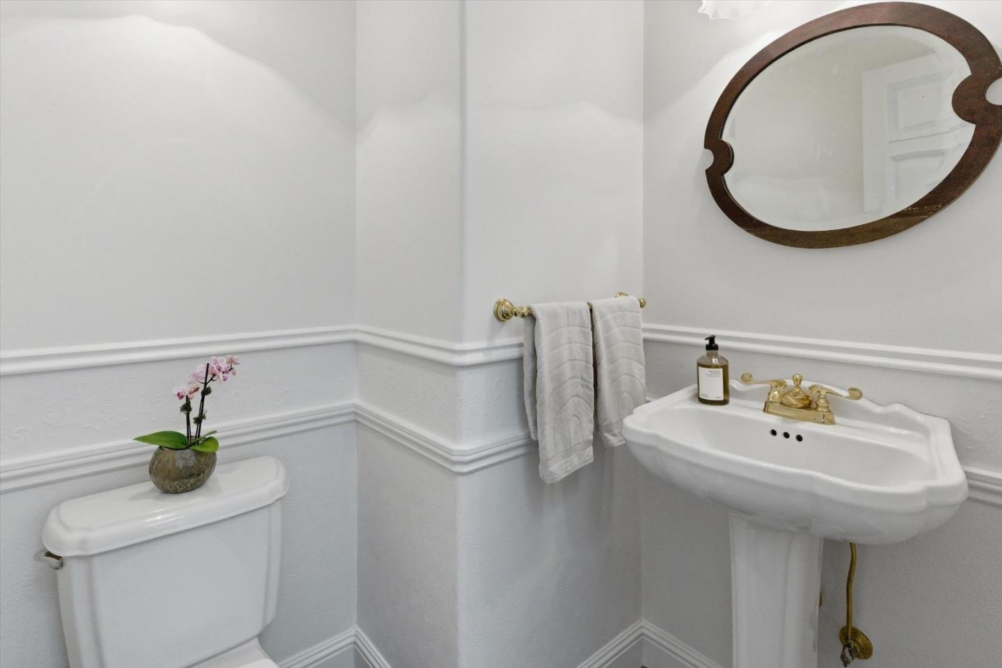 Detail Gallery Image 15 of 54 For 143 Alamo Ave, Santa Cruz,  CA 95060 - 3 Beds | 2/1 Baths