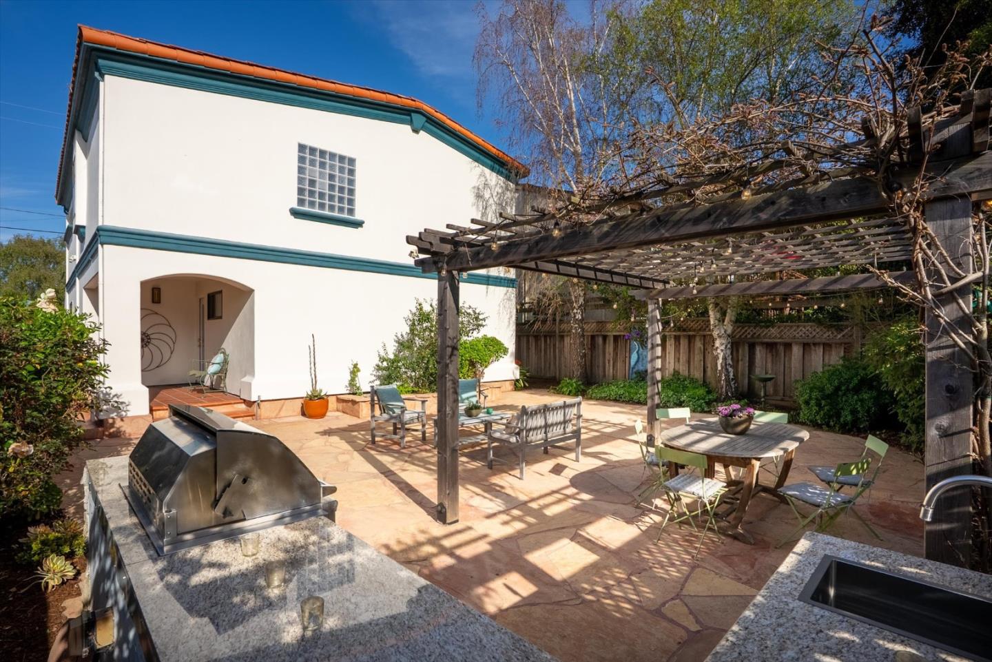 Detail Gallery Image 24 of 54 For 143 Alamo Ave, Santa Cruz,  CA 95060 - 3 Beds | 2/1 Baths