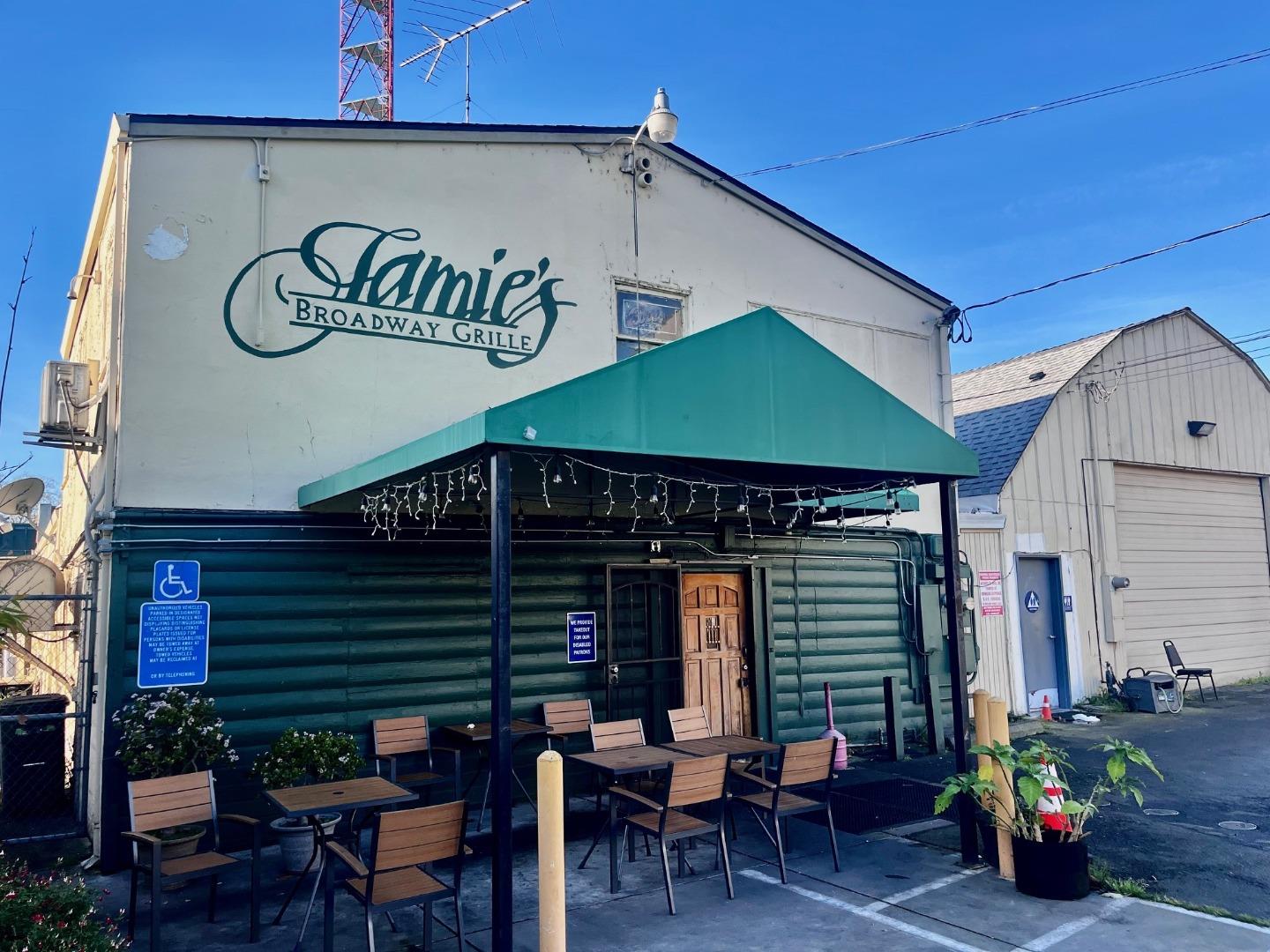 Detail Gallery Image 5 of 11 For 417-427 Broadway, Sacramento,  CA 95818 - – Beds | – Baths