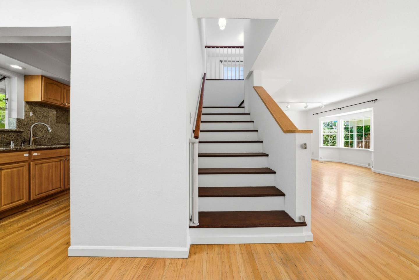 Detail Gallery Image 26 of 42 For 7608 Peach Blossom Dr, Cupertino,  CA 95014 - 5 Beds | 3 Baths