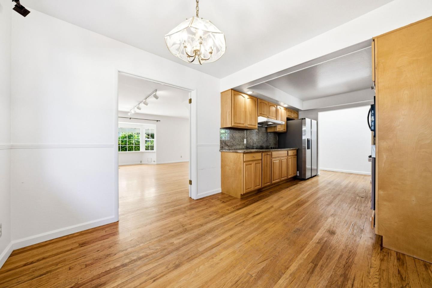 Detail Gallery Image 8 of 42 For 7608 Peach Blossom Dr, Cupertino,  CA 95014 - 5 Beds | 3 Baths