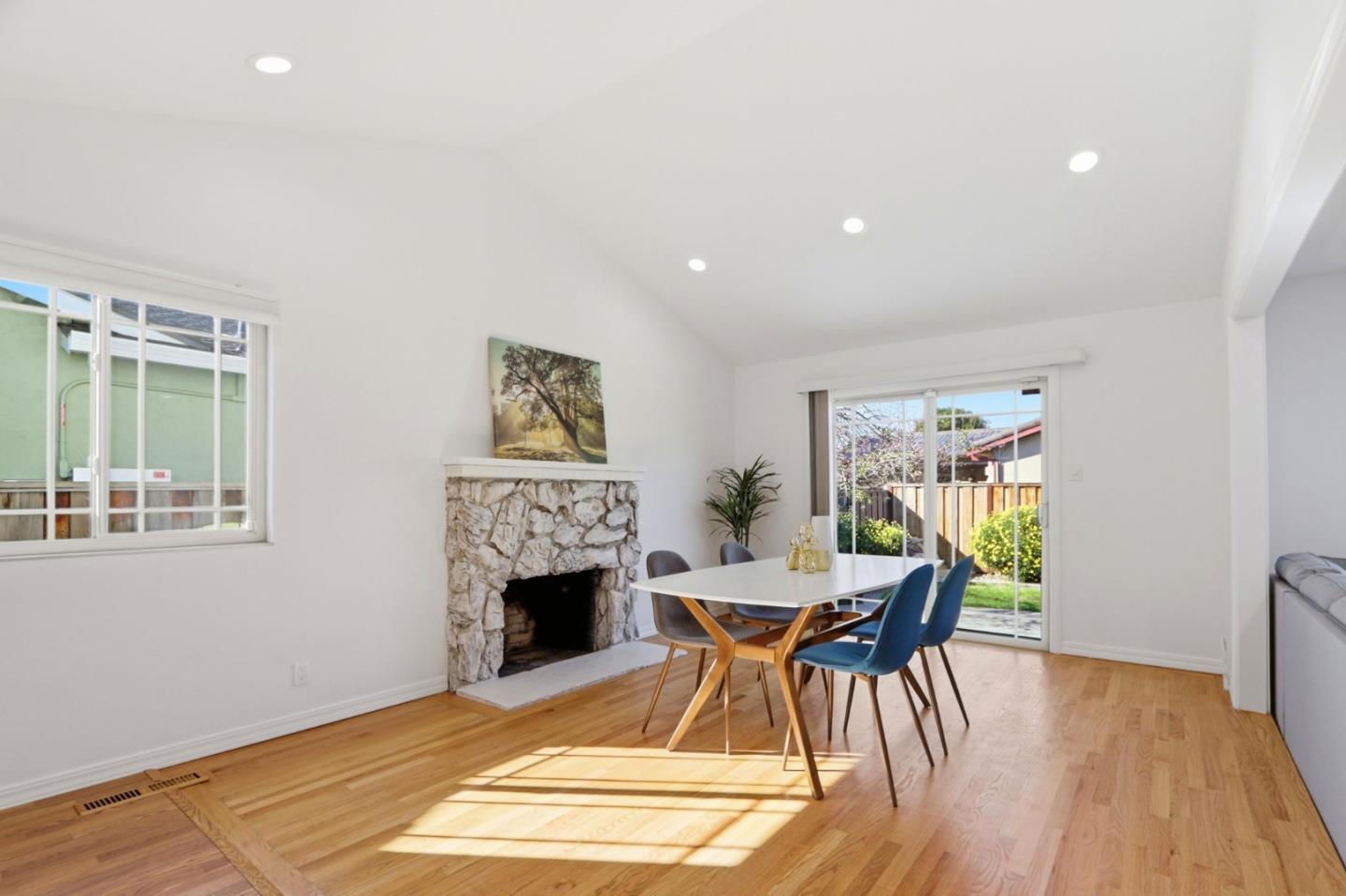 Detail Gallery Image 14 of 47 For 339 El Portal Way, San Jose,  CA 95123 - 3 Beds | 2 Baths