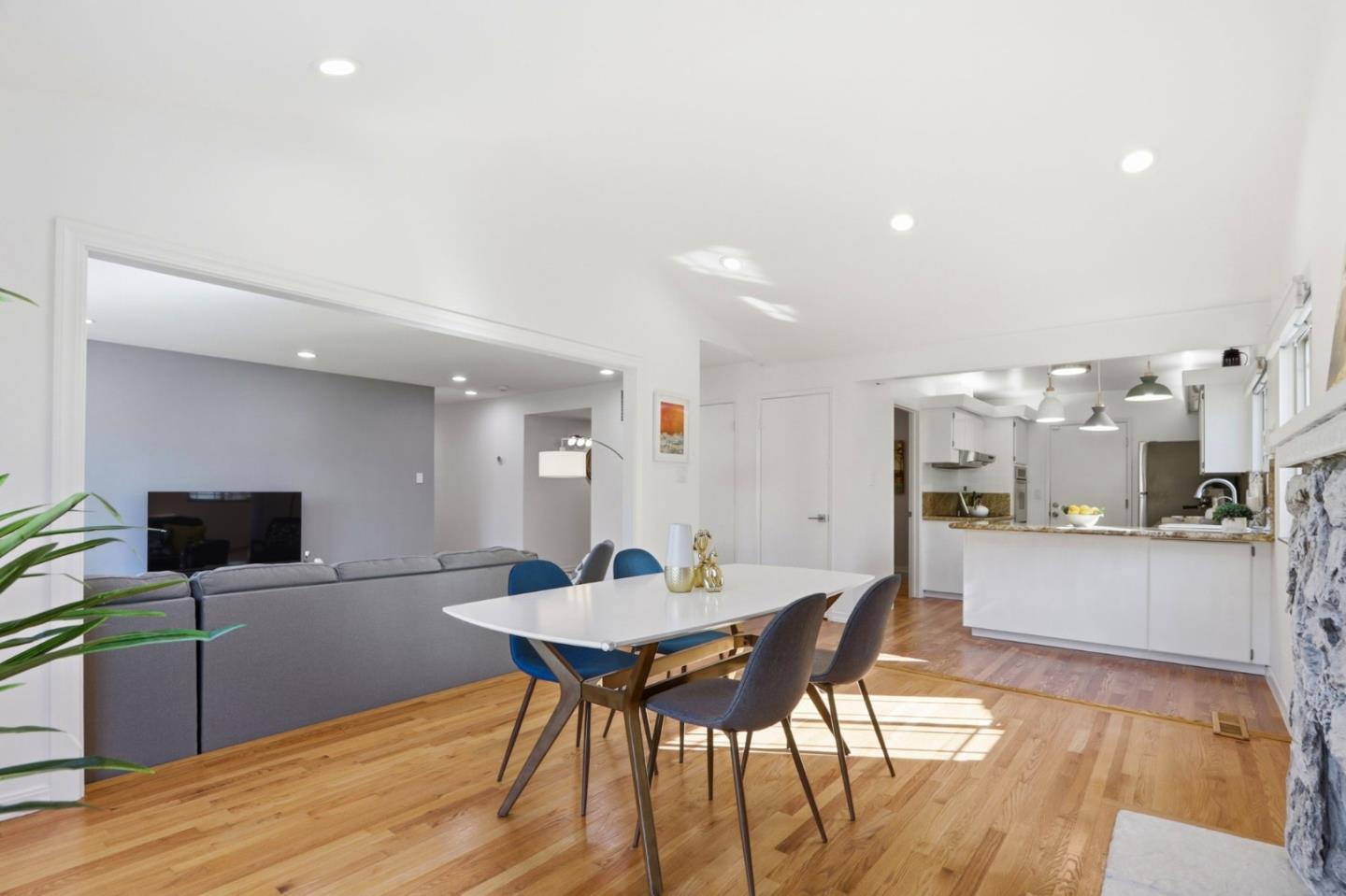 Detail Gallery Image 17 of 47 For 339 El Portal Way, San Jose,  CA 95123 - 3 Beds | 2 Baths