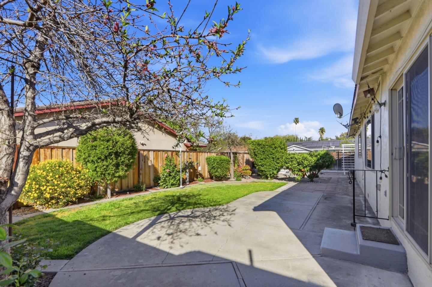 Detail Gallery Image 38 of 47 For 339 El Portal Way, San Jose,  CA 95123 - 3 Beds | 2 Baths