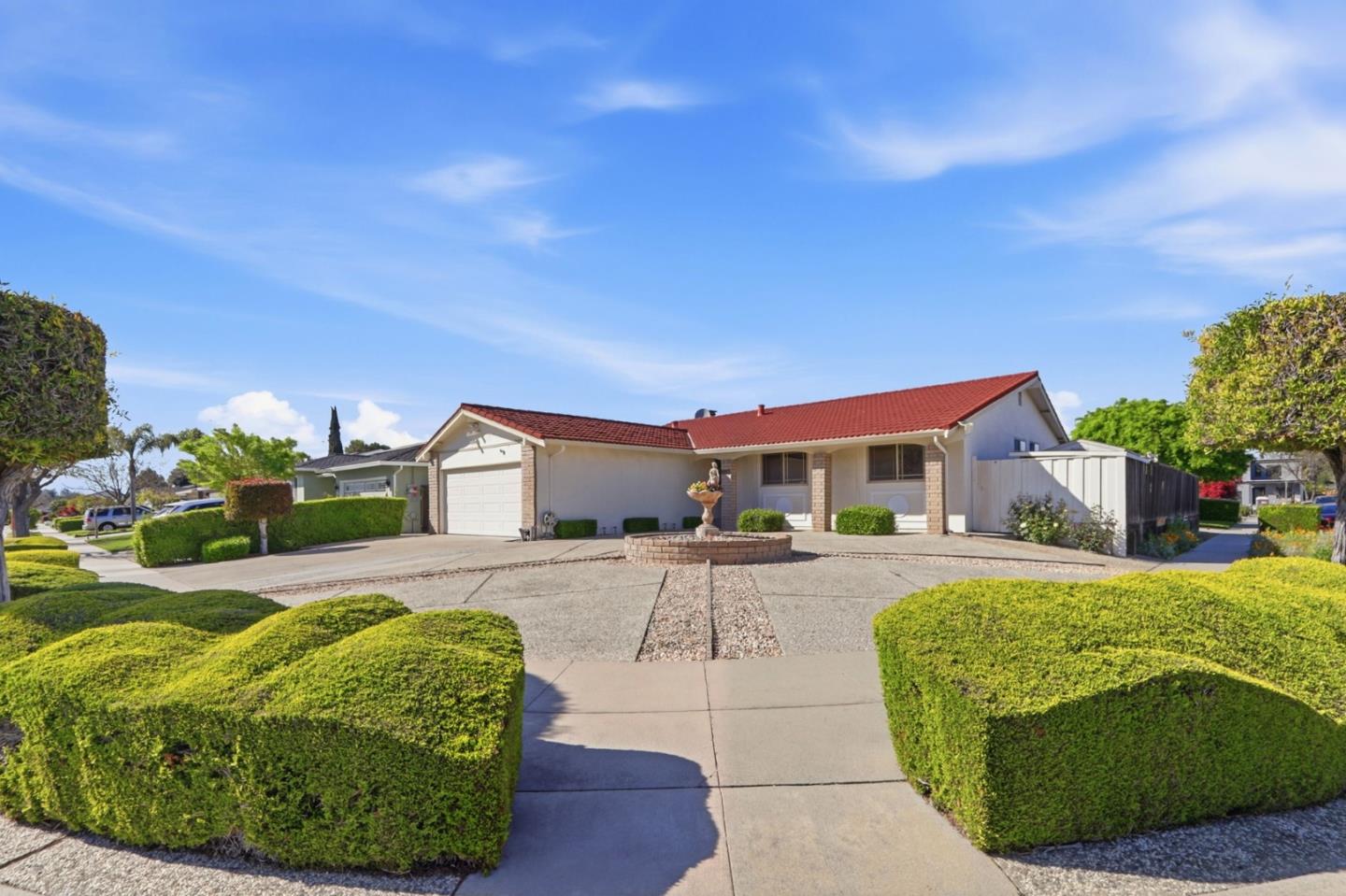 Detail Gallery Image 4 of 47 For 339 El Portal Way, San Jose,  CA 95123 - 3 Beds | 2 Baths