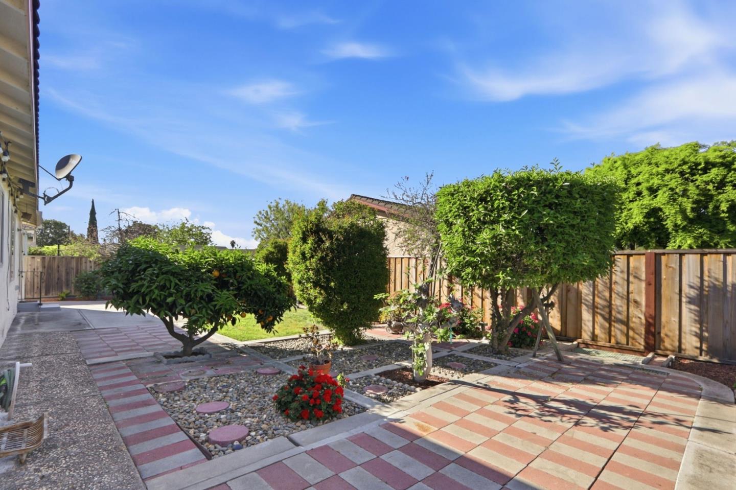 Detail Gallery Image 41 of 47 For 339 El Portal Way, San Jose,  CA 95123 - 3 Beds | 2 Baths