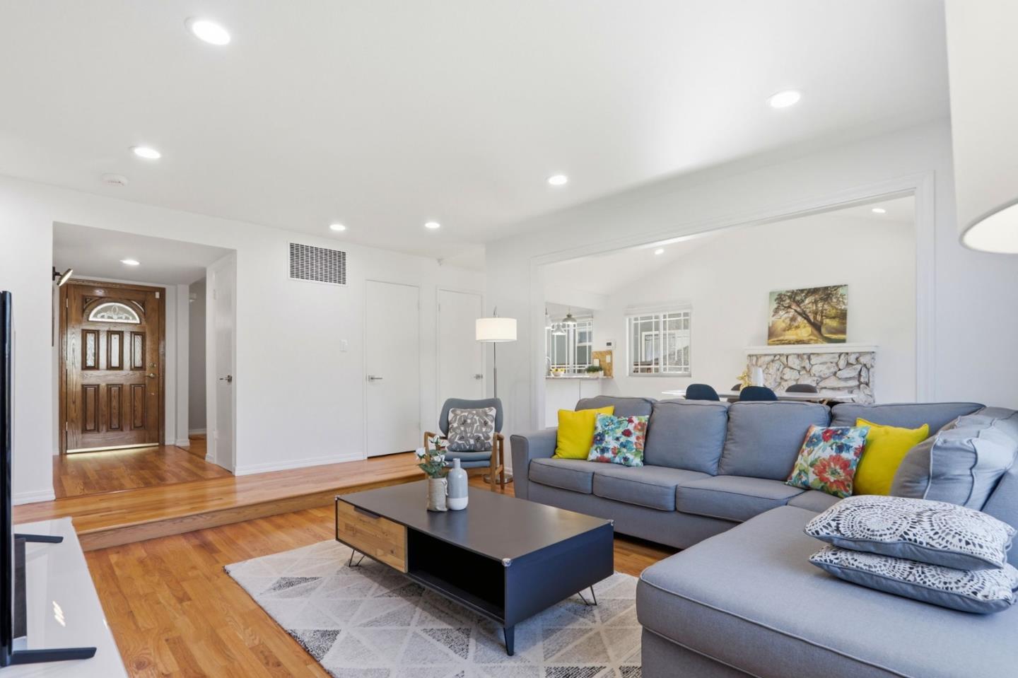 Detail Gallery Image 7 of 47 For 339 El Portal Way, San Jose,  CA 95123 - 3 Beds | 2 Baths