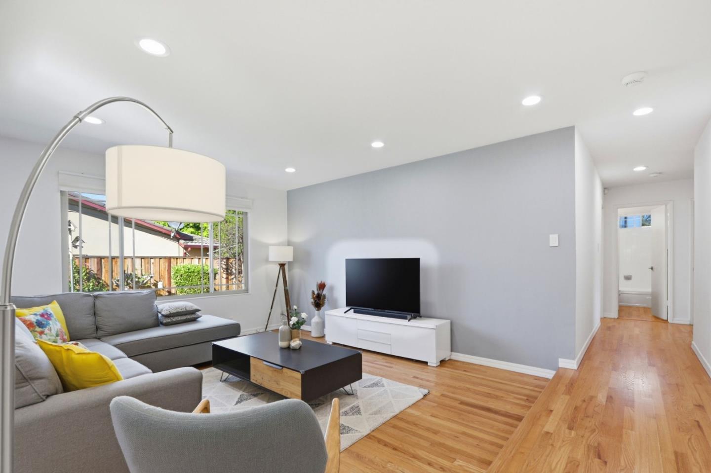 Detail Gallery Image 8 of 47 For 339 El Portal Way, San Jose,  CA 95123 - 3 Beds | 2 Baths