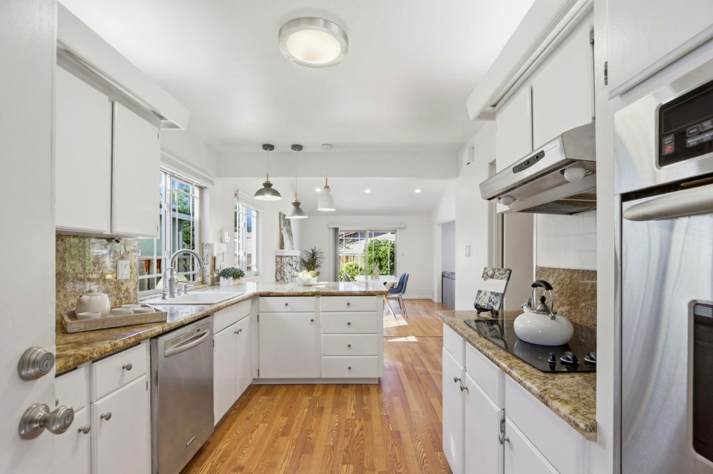 Detail Gallery Image 9 of 47 For 339 El Portal Way, San Jose,  CA 95123 - 3 Beds | 2 Baths