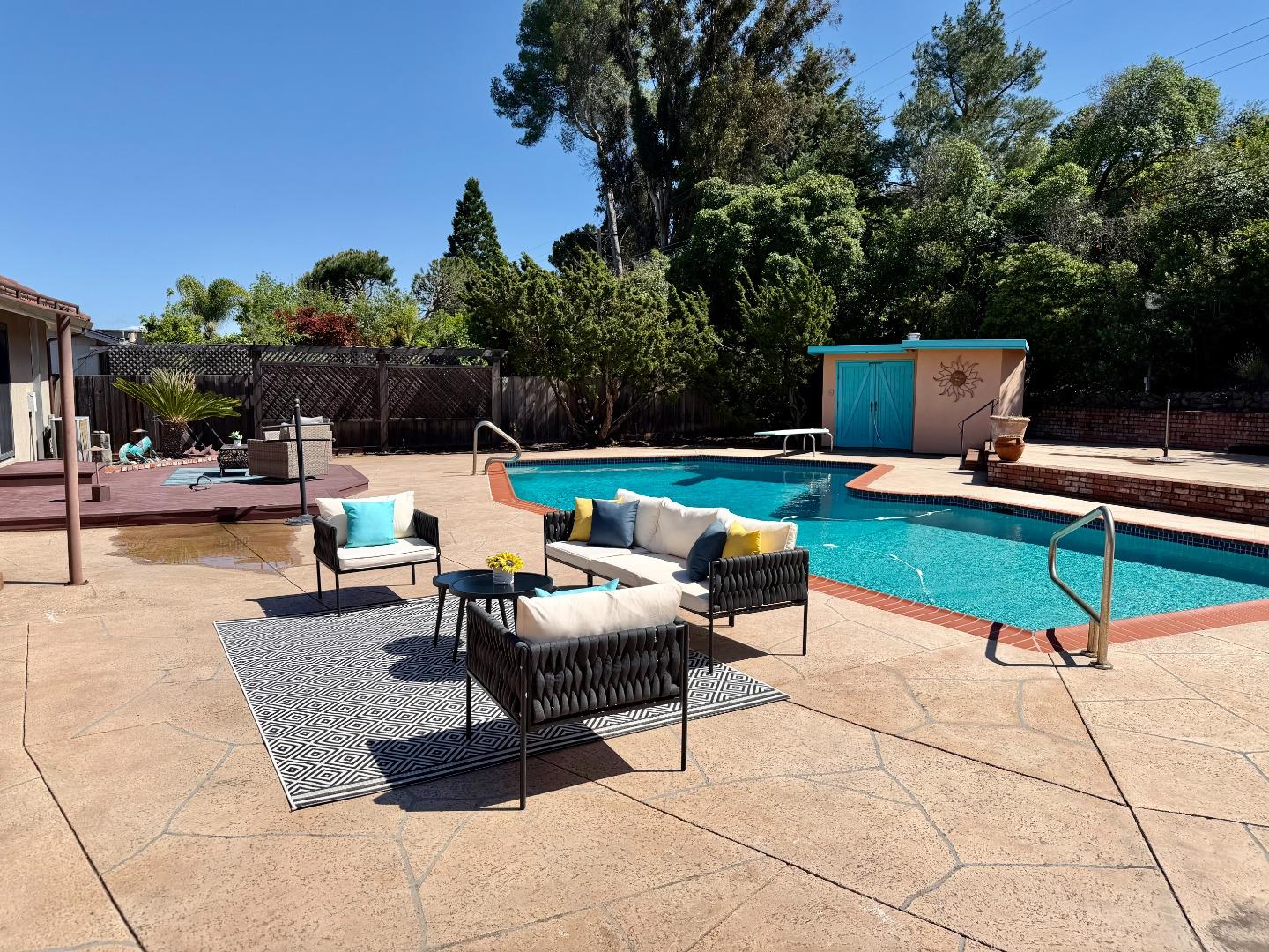 Detail Gallery Image 17 of 18 For 1082 Eden Bower Ln, Redwood City,  CA 94061 - 3 Beds | 3 Baths