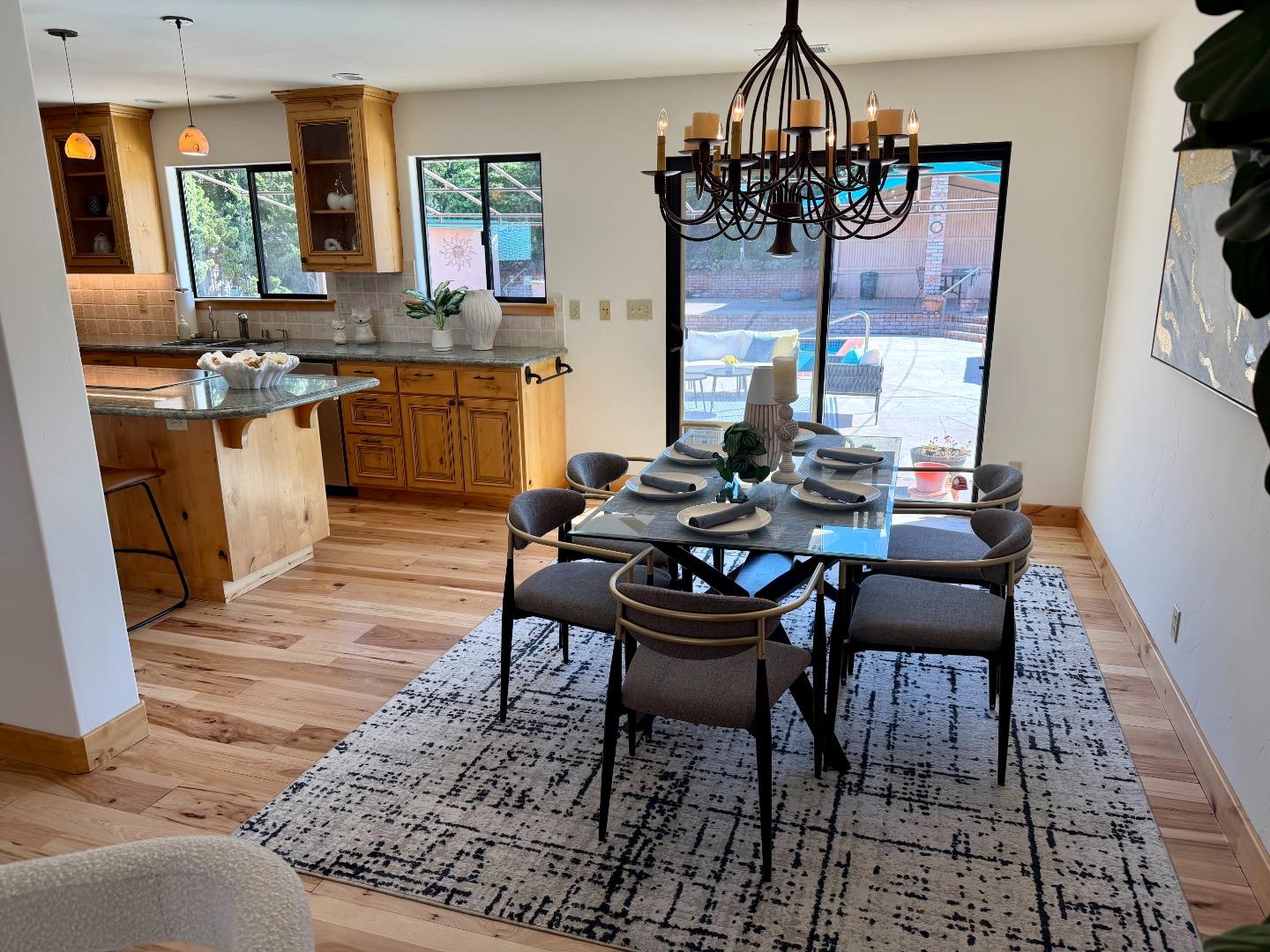 Detail Gallery Image 4 of 18 For 1082 Eden Bower Ln, Redwood City,  CA 94061 - 3 Beds | 3 Baths