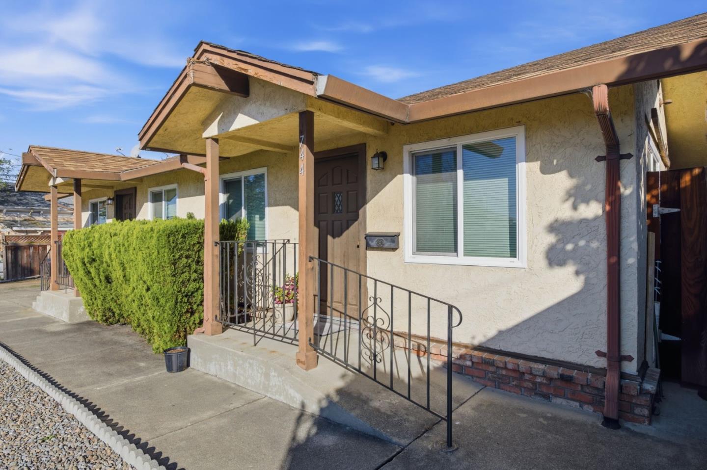 Detail Gallery Image 4 of 10 For 744 Broadway St, Hayward,  CA 94544 - – Beds | – Baths