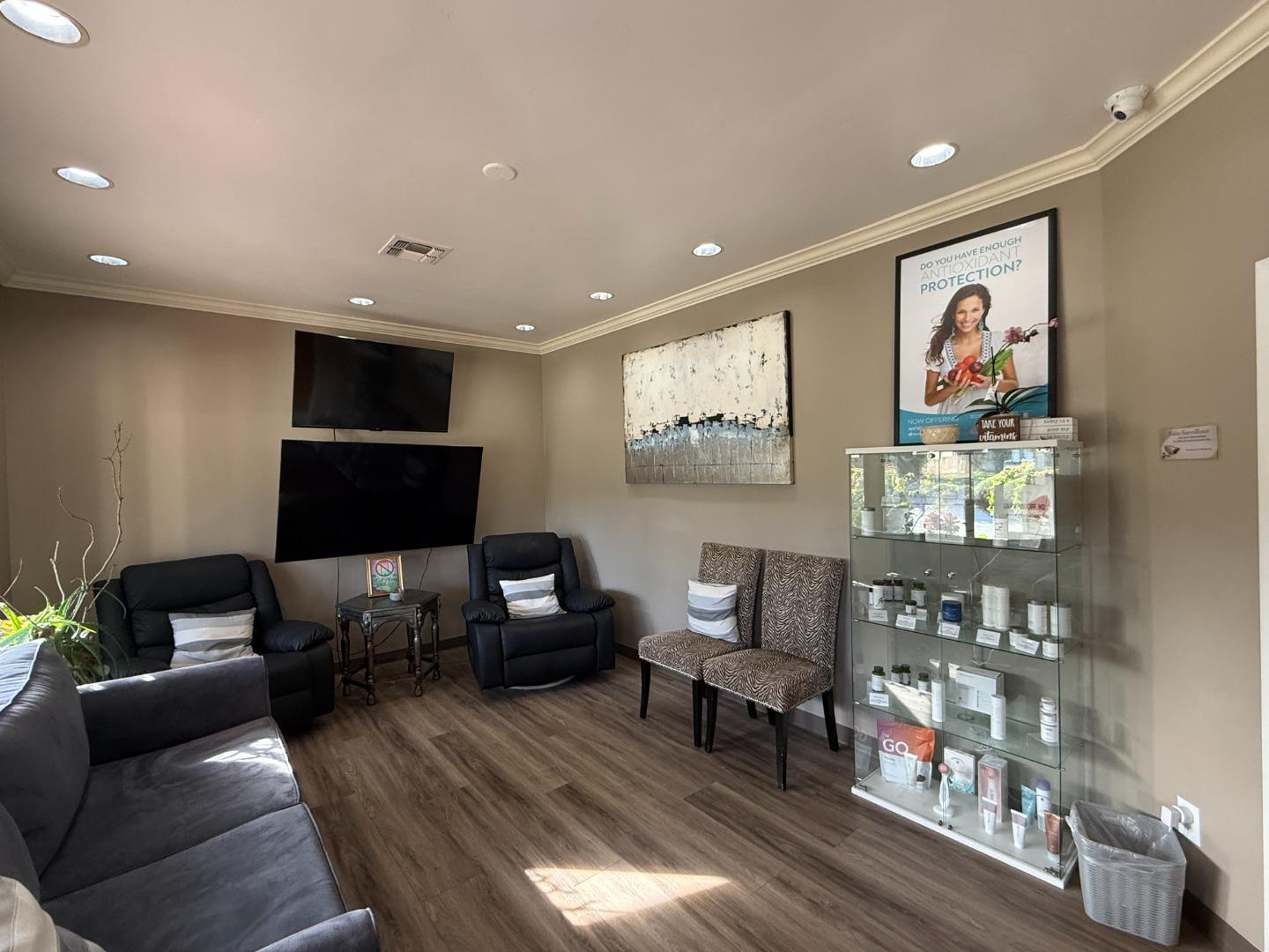 Detail Gallery Image 2 of 5 For 167 Davis Ln, Monterey,  CA 93940 - – Beds | – Baths