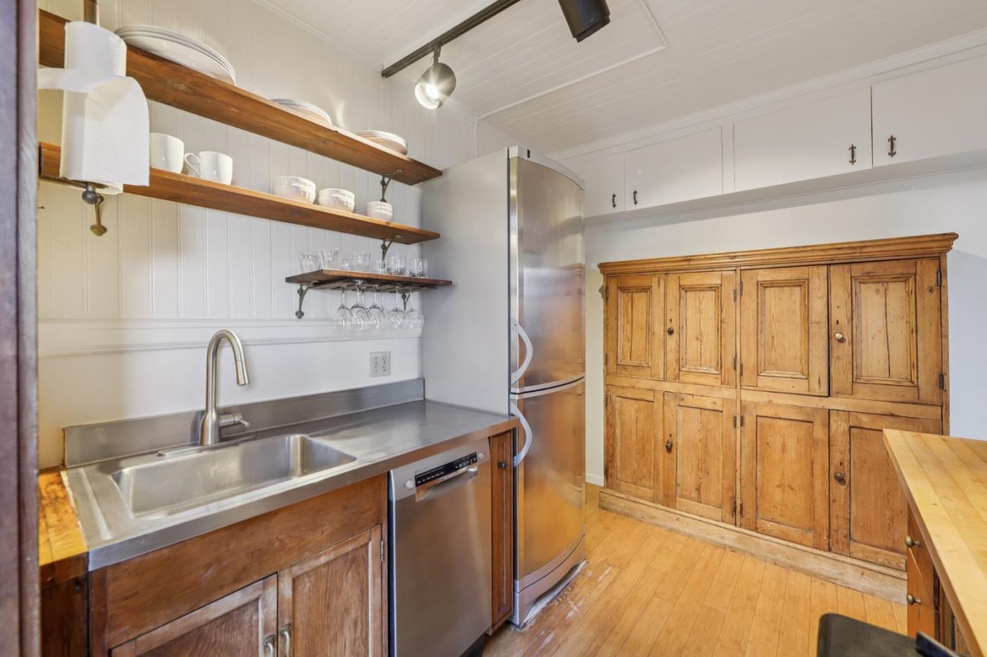 Detail Gallery Image 14 of 56 For 15-17 Macondray Ln, San Francisco,  CA 94133 - – Beds | – Baths