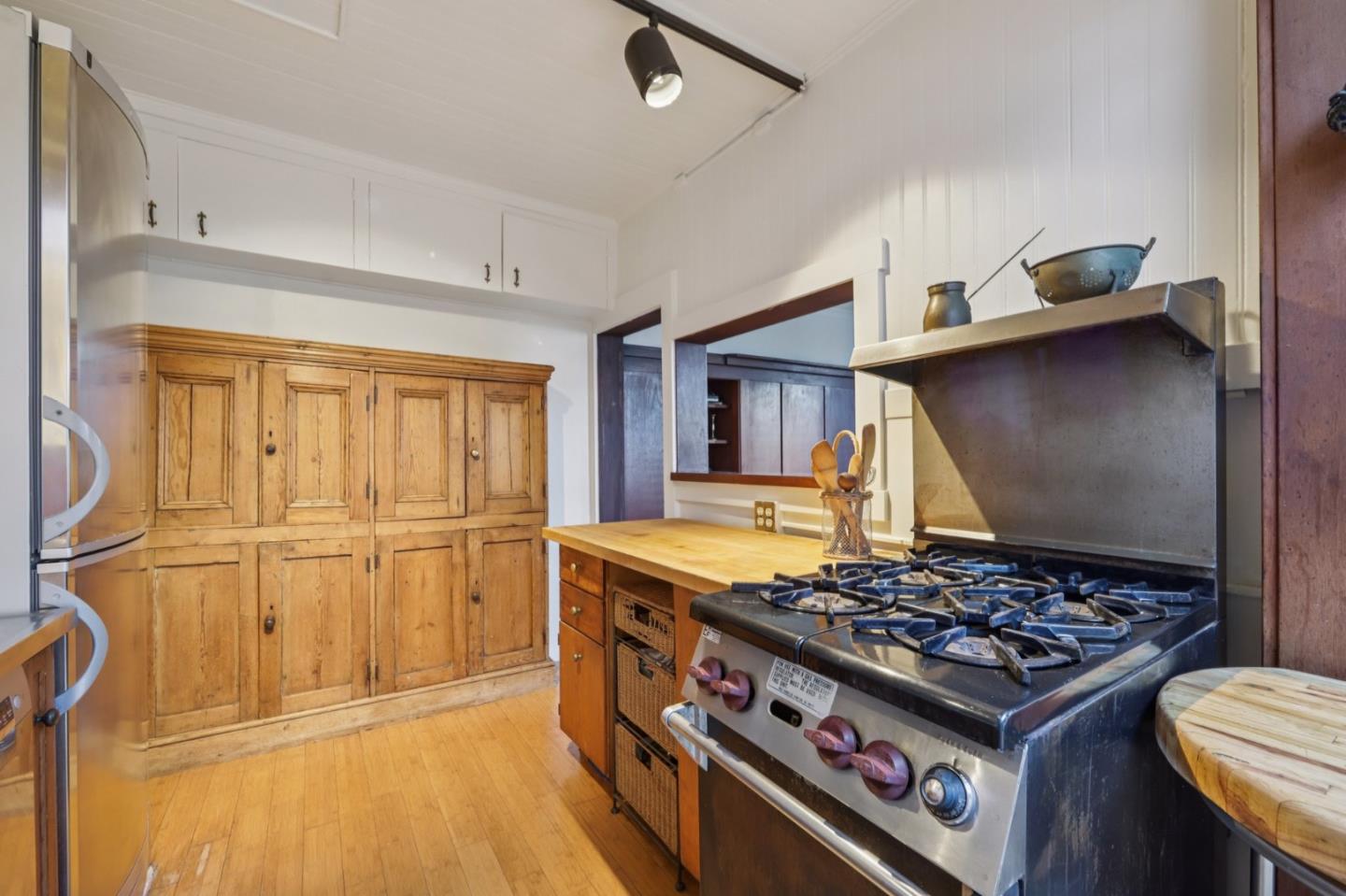 Detail Gallery Image 15 of 56 For 15-17 Macondray Ln, San Francisco,  CA 94133 - – Beds | – Baths