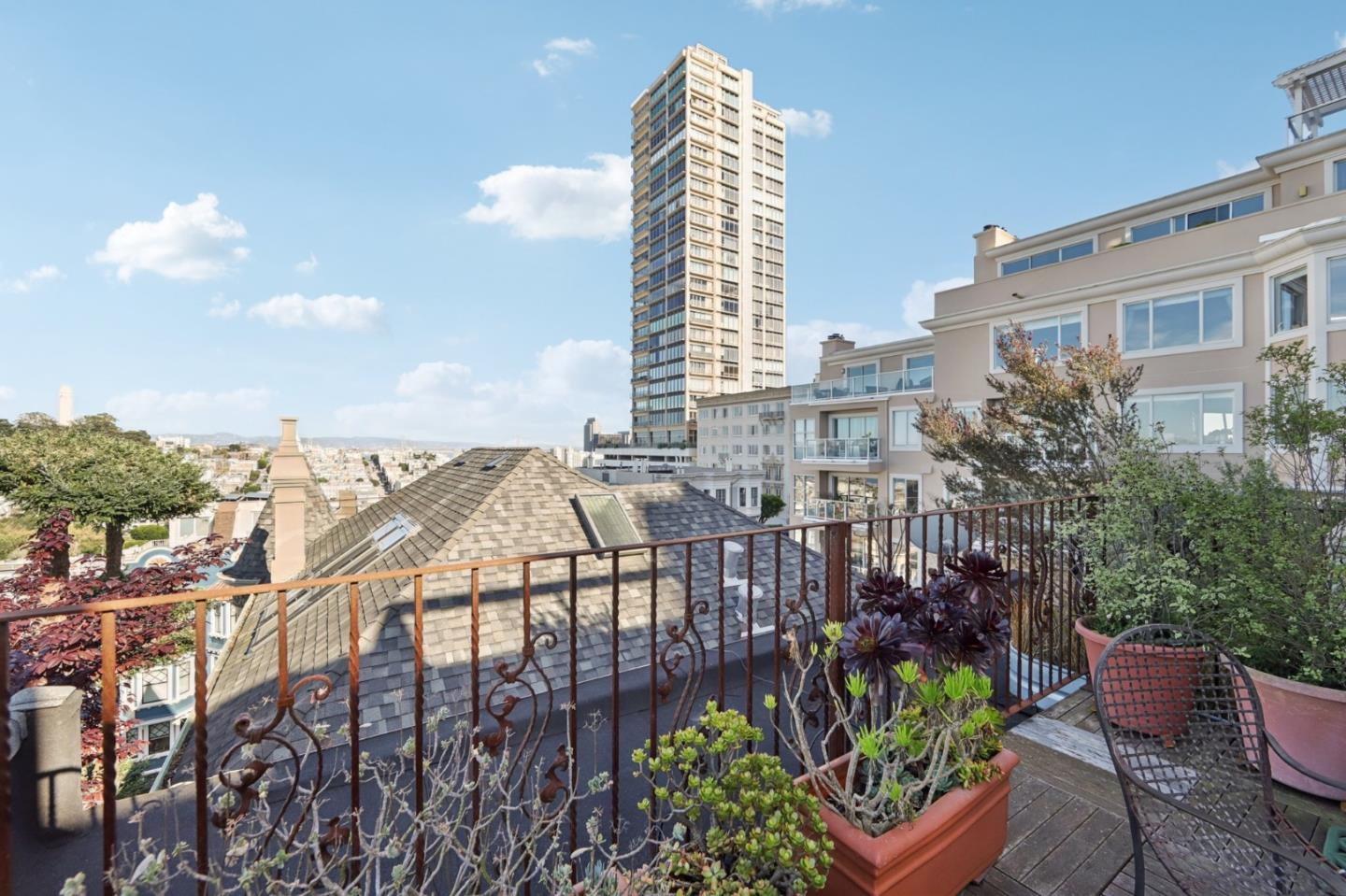 Detail Gallery Image 33 of 56 For 15-17 Macondray Ln, San Francisco,  CA 94133 - – Beds | – Baths