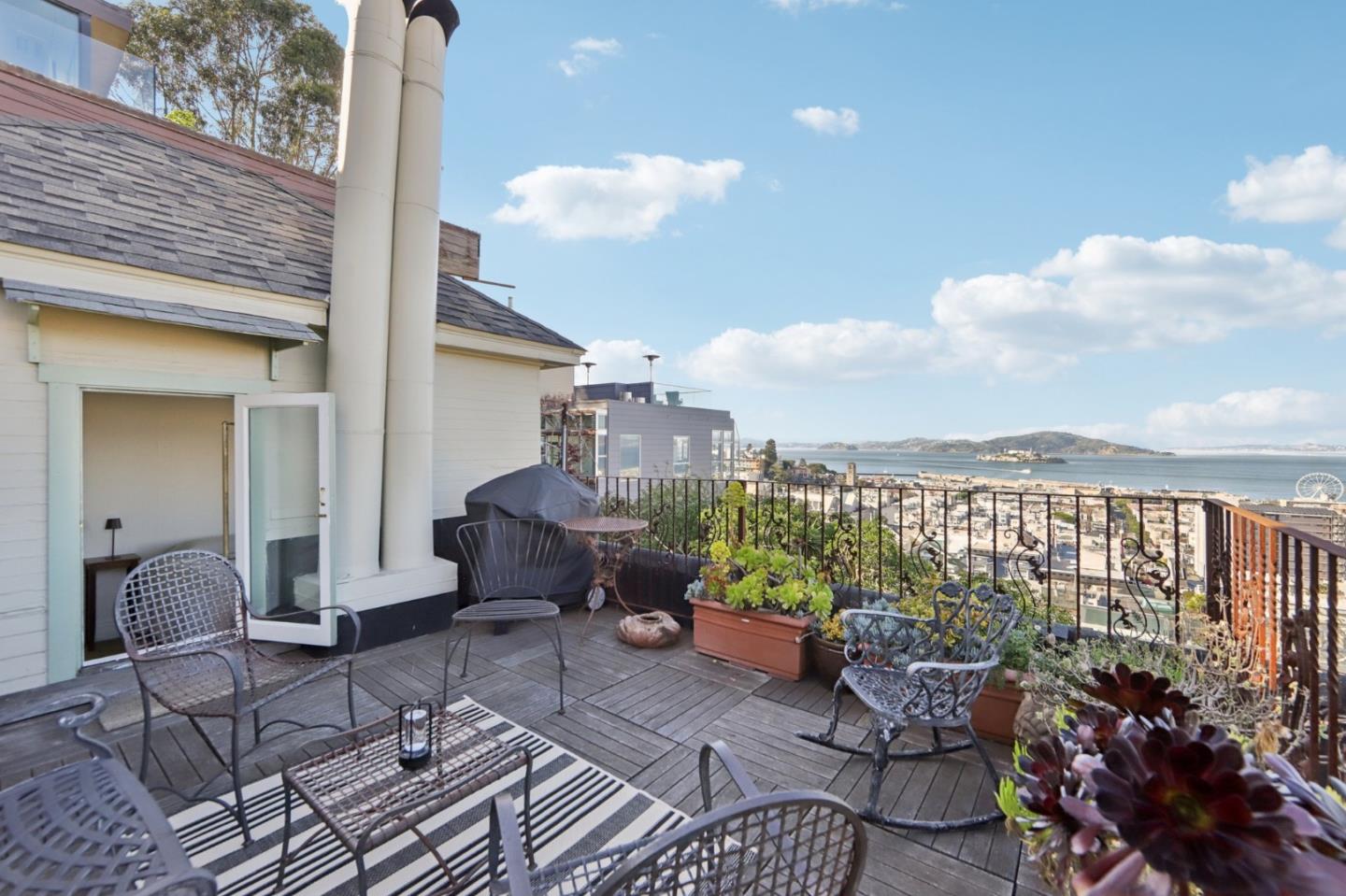 Detail Gallery Image 34 of 56 For 15-17 Macondray Ln, San Francisco,  CA 94133 - – Beds | – Baths