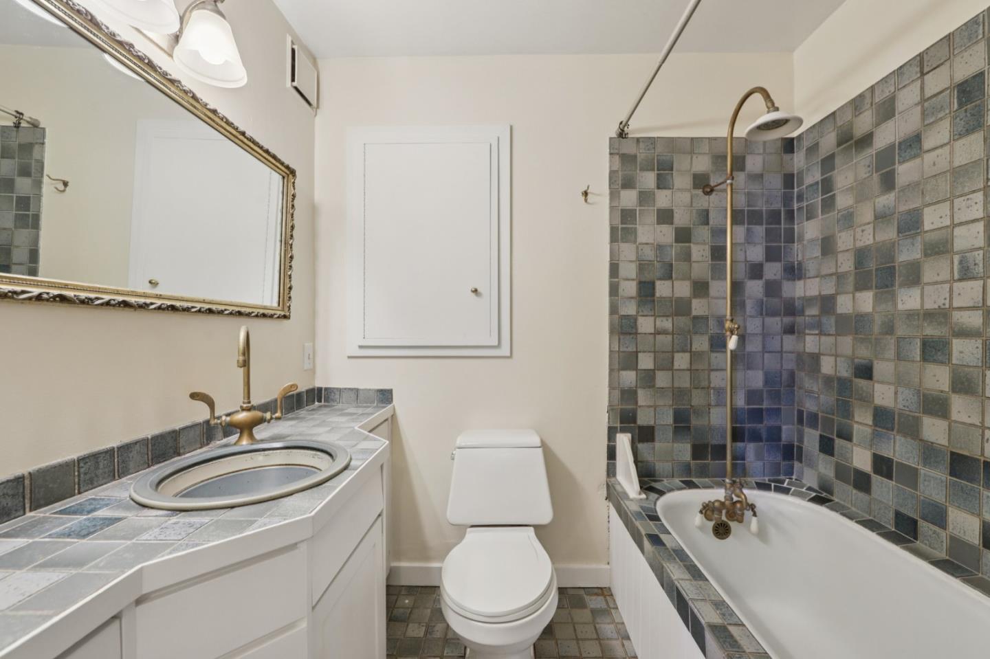 Detail Gallery Image 52 of 56 For 15-17 Macondray Ln, San Francisco,  CA 94133 - – Beds | – Baths