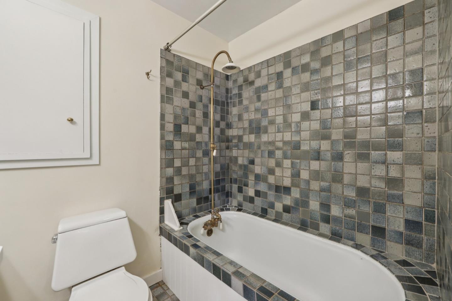 Detail Gallery Image 54 of 56 For 15-17 Macondray Ln, San Francisco,  CA 94133 - – Beds | – Baths