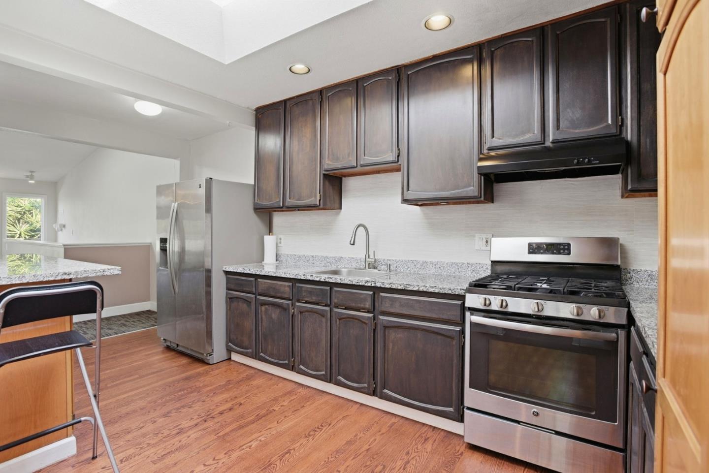 Detail Gallery Image 3 of 32 For 120 Linden, San Bruno,  CA 94066 - 3 Beds | 2 Baths