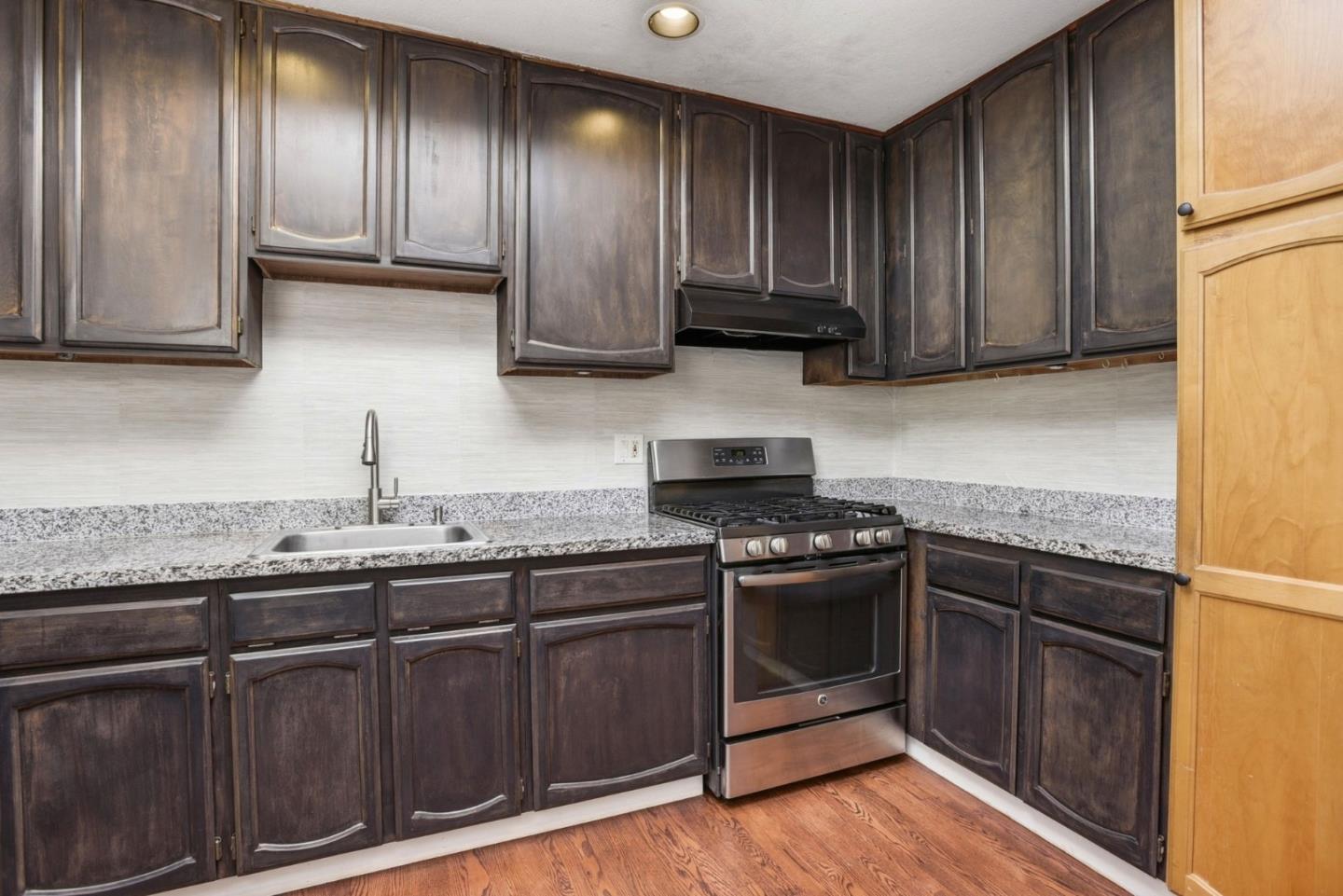 Detail Gallery Image 6 of 32 For 120 Linden, San Bruno,  CA 94066 - 3 Beds | 2 Baths