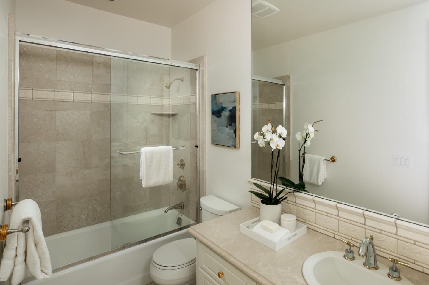 Detail Gallery Image 22 of 56 For 27210 Ohlone Ln, Los Altos Hills,  CA 94022 - 5 Beds | 5/2 Baths