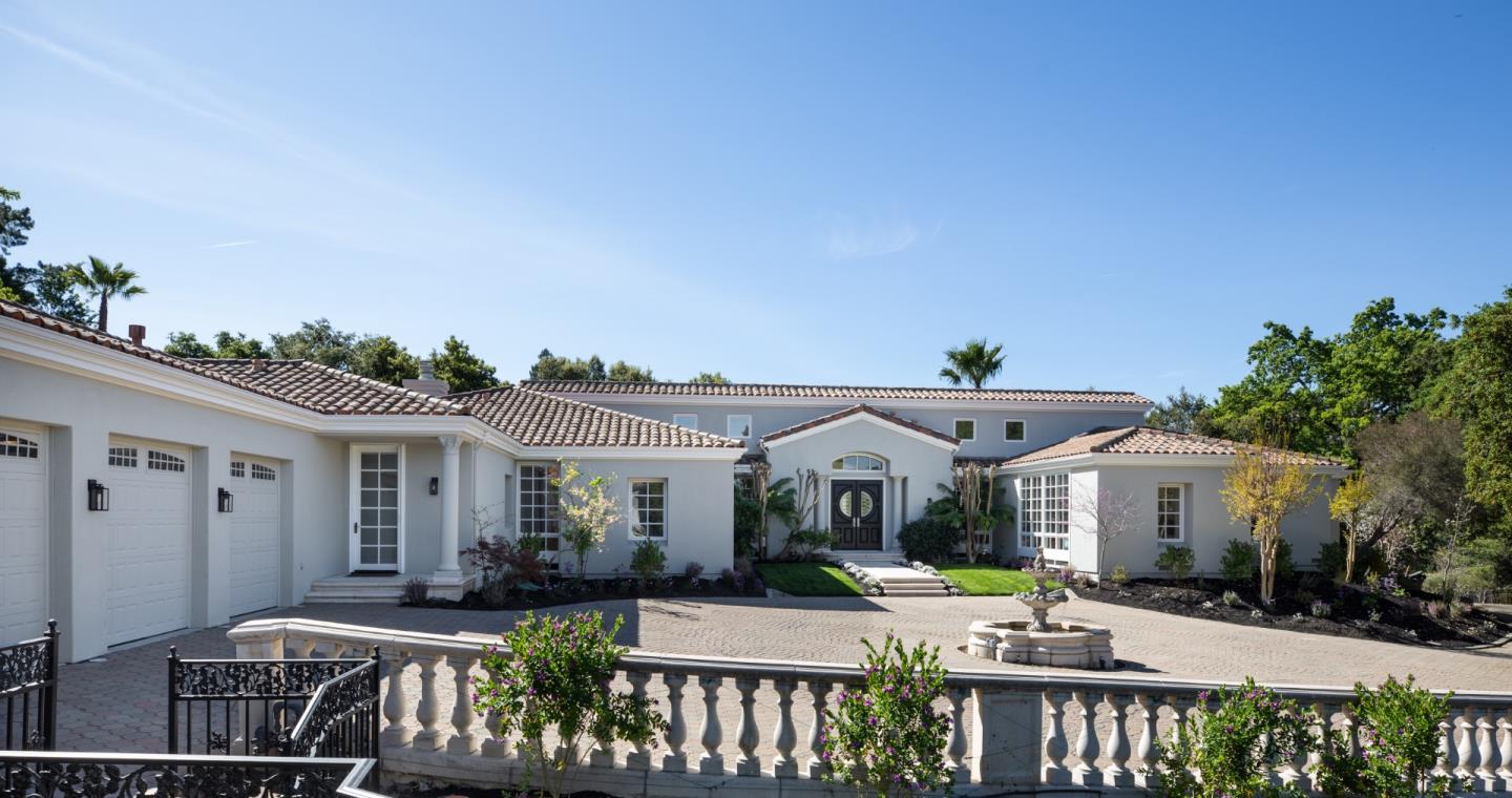 Detail Gallery Image 3 of 56 For 27210 Ohlone Ln, Los Altos Hills,  CA 94022 - 5 Beds | 5/2 Baths