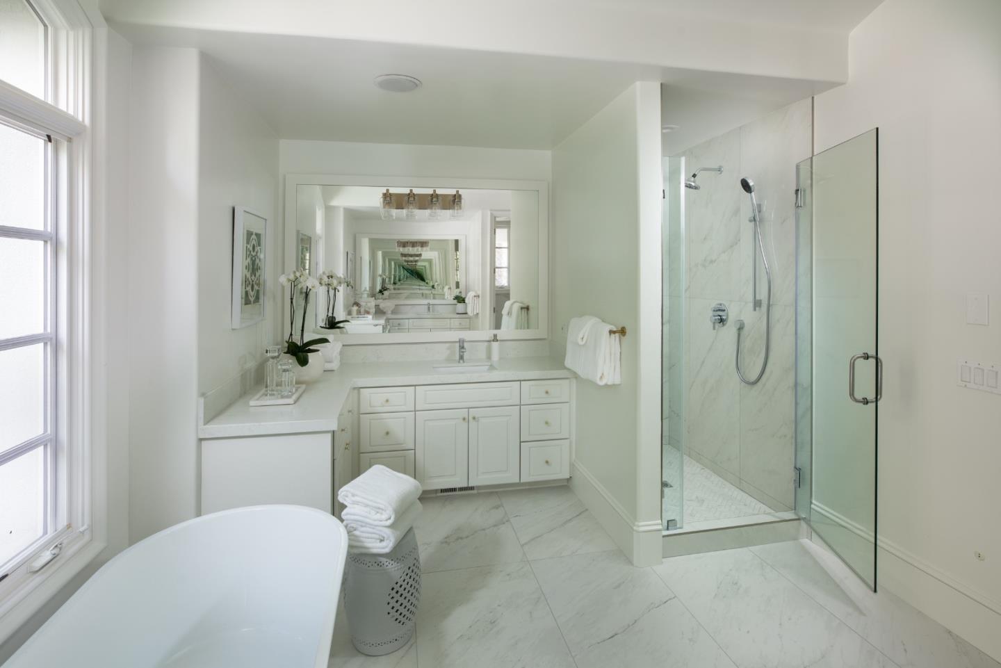 Detail Gallery Image 32 of 56 For 27210 Ohlone Ln, Los Altos Hills,  CA 94022 - 5 Beds | 5/2 Baths