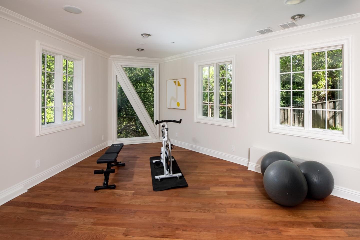 Detail Gallery Image 43 of 56 For 27210 Ohlone Ln, Los Altos Hills,  CA 94022 - 5 Beds | 5/2 Baths