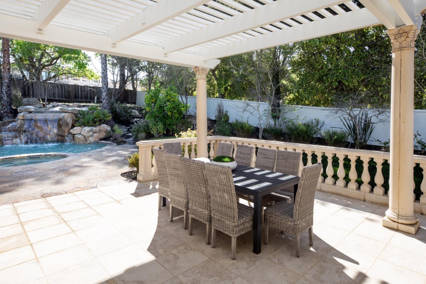 Detail Gallery Image 46 of 56 For 27210 Ohlone Ln, Los Altos Hills,  CA 94022 - 5 Beds | 5/2 Baths