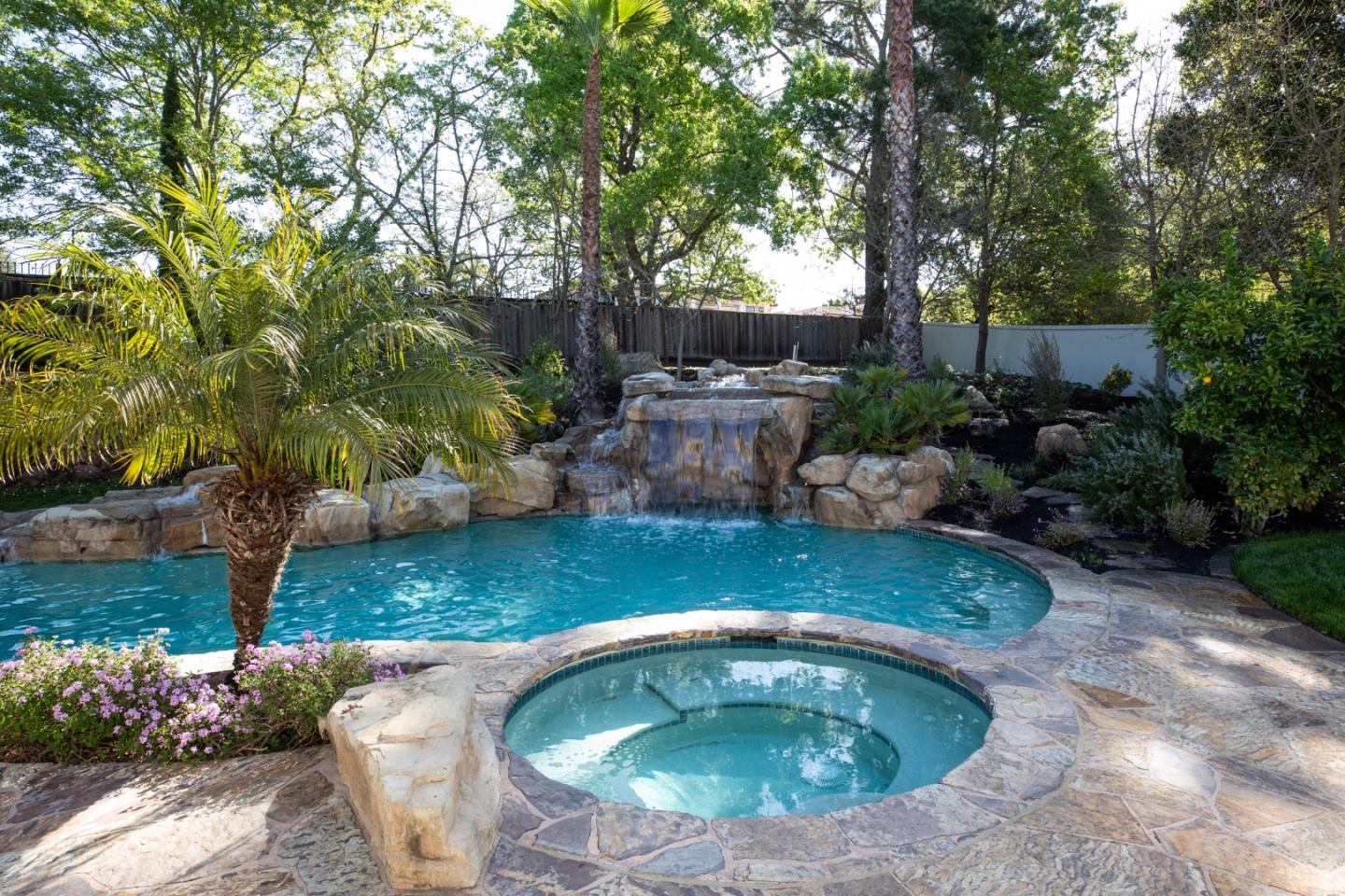 Detail Gallery Image 47 of 56 For 27210 Ohlone Ln, Los Altos Hills,  CA 94022 - 5 Beds | 5/2 Baths