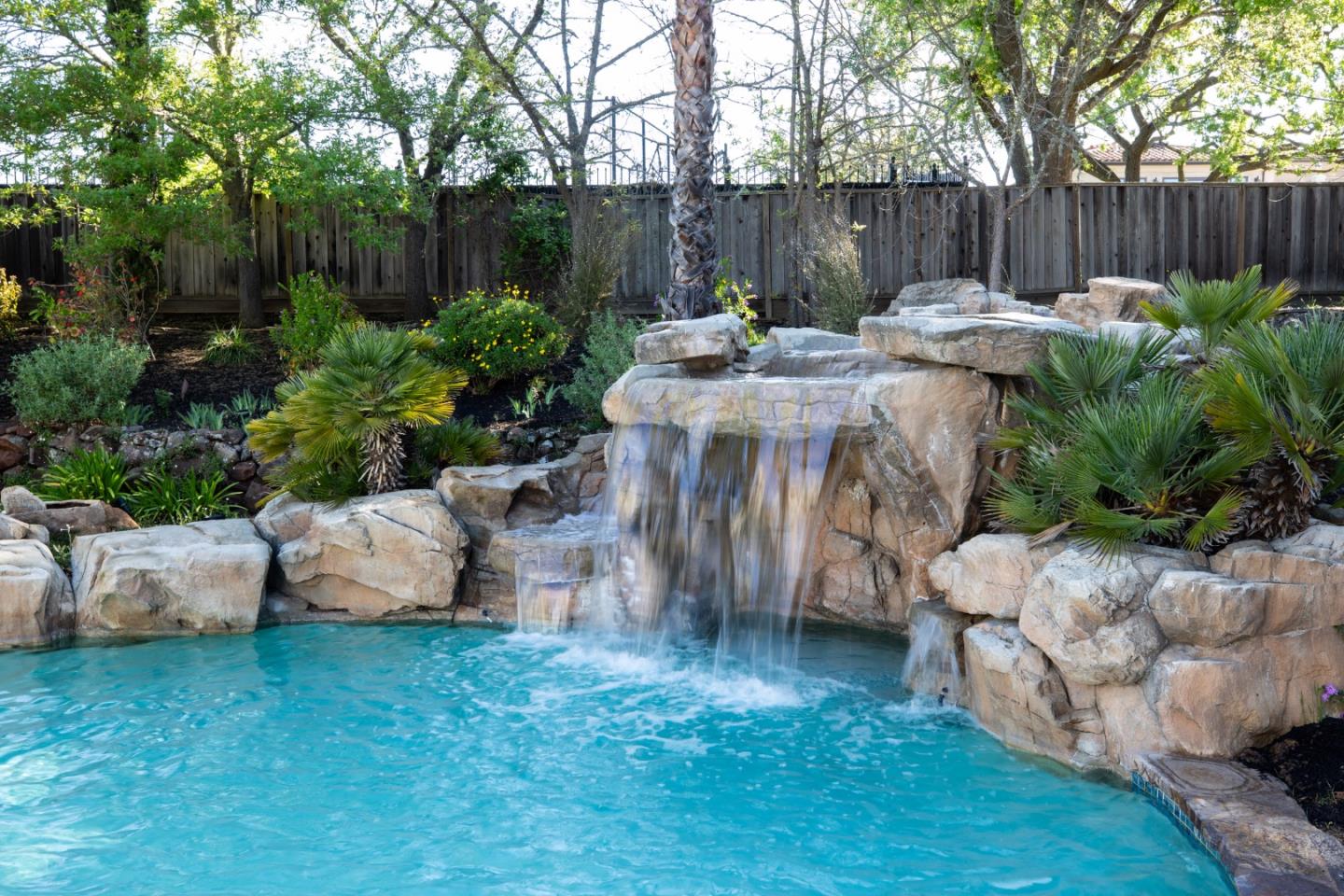 Detail Gallery Image 48 of 56 For 27210 Ohlone Ln, Los Altos Hills,  CA 94022 - 5 Beds | 5/2 Baths