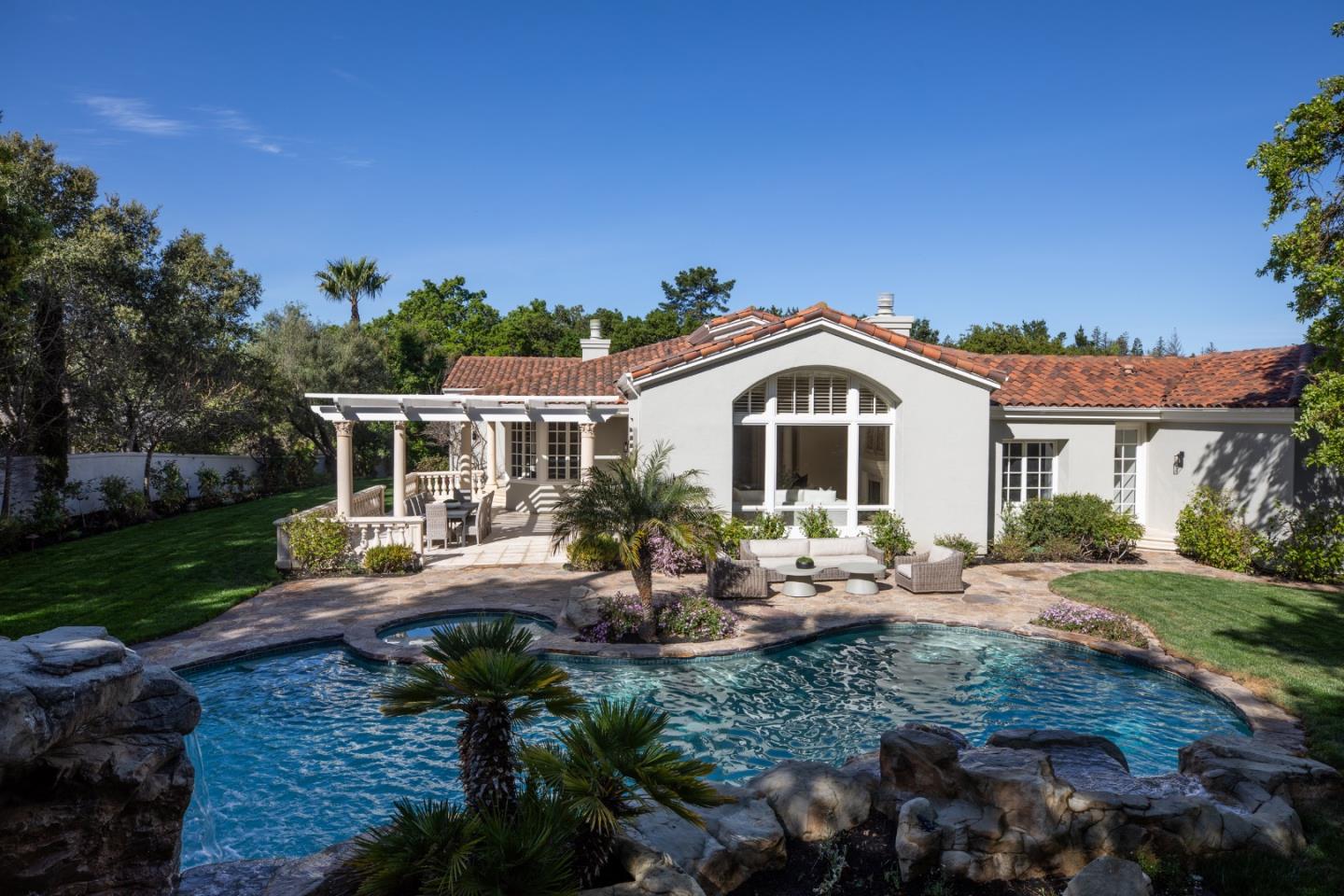 Detail Gallery Image 50 of 56 For 27210 Ohlone Ln, Los Altos Hills,  CA 94022 - 5 Beds | 5/2 Baths